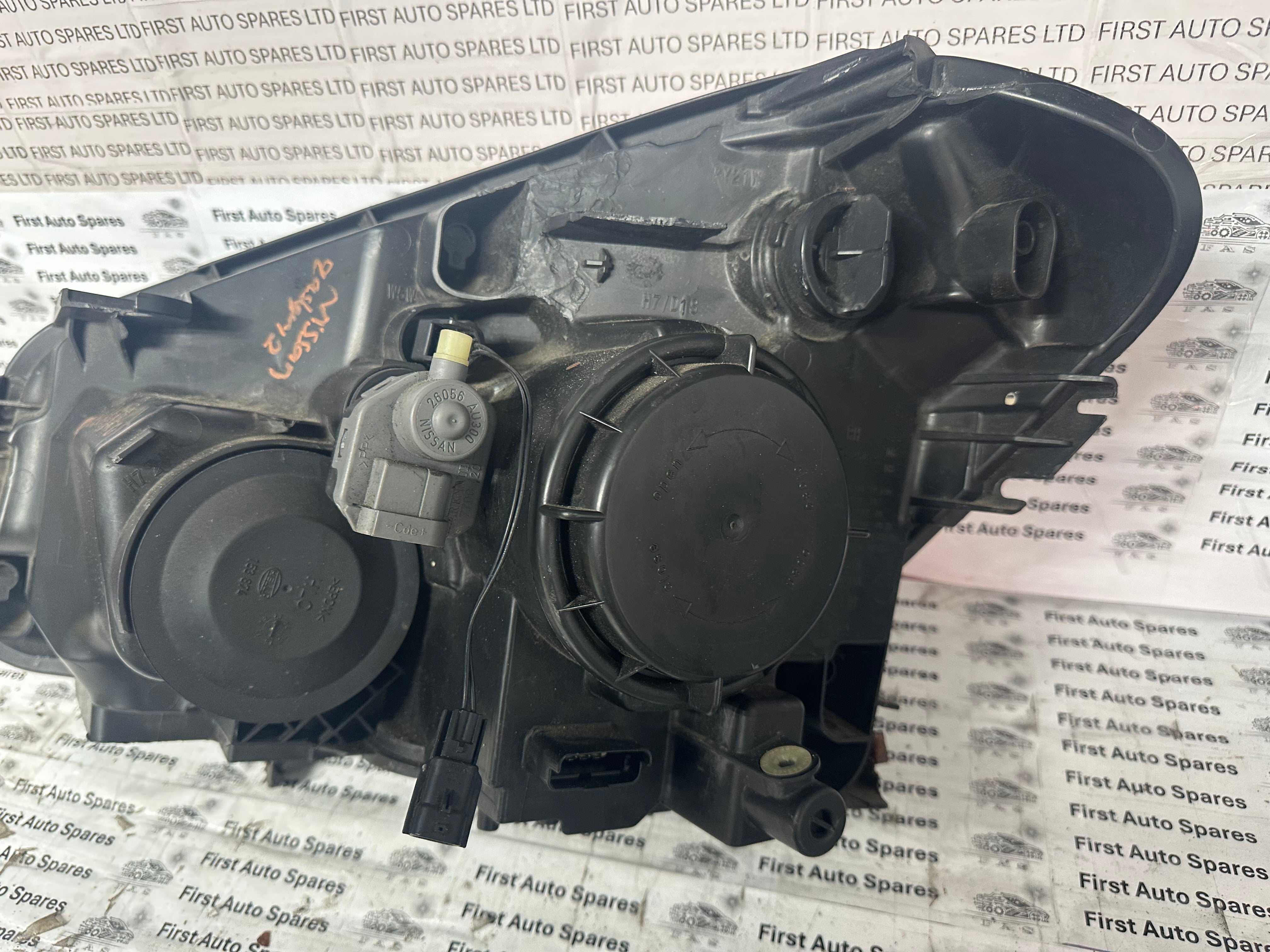 Nissan Qashqai J10 2013 Right Front Headlight (26010-BR01B)