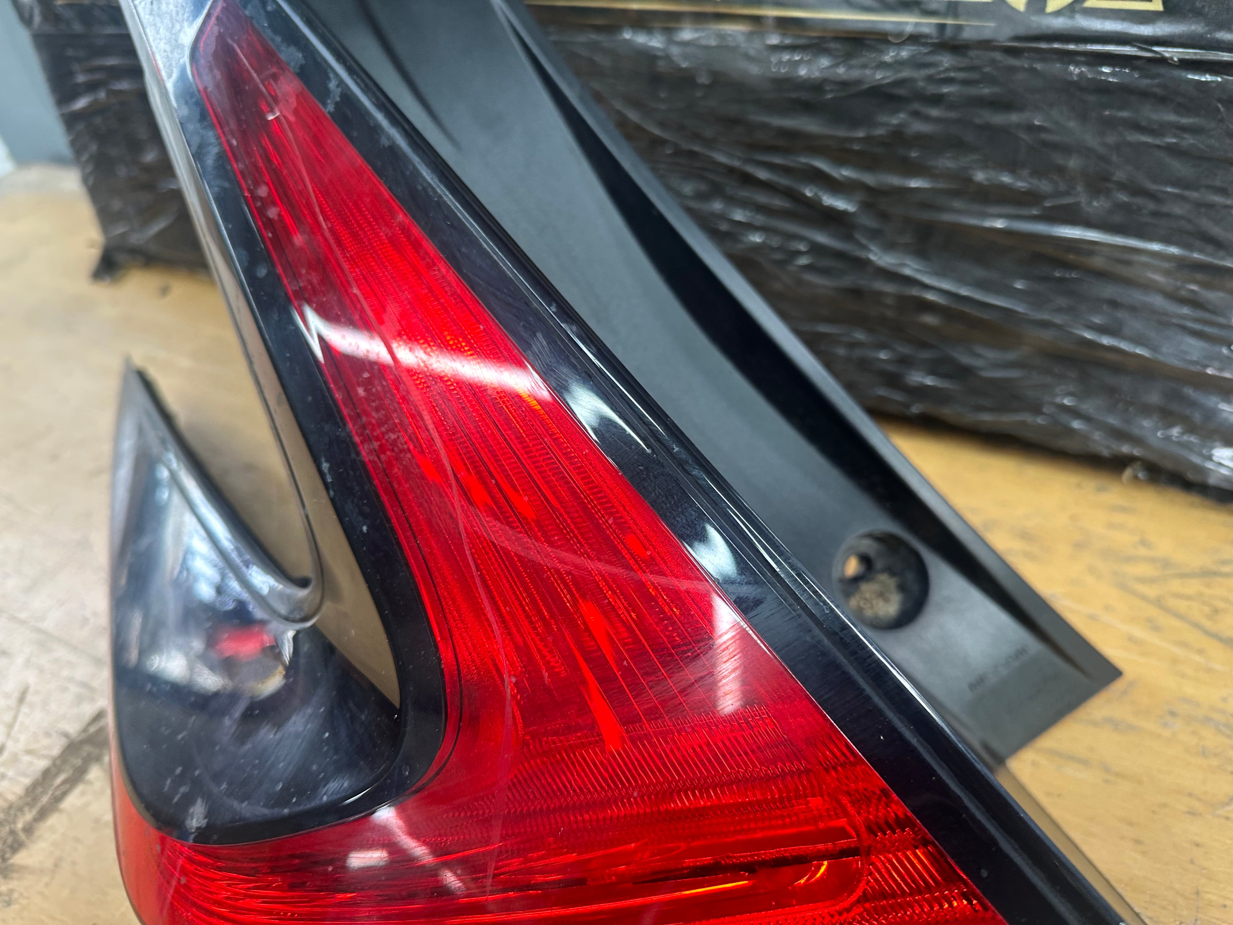 Nissan Leaf ZE1 2017–2024 Passenger Left Rear Tail Light LH (26555-5SH1A)