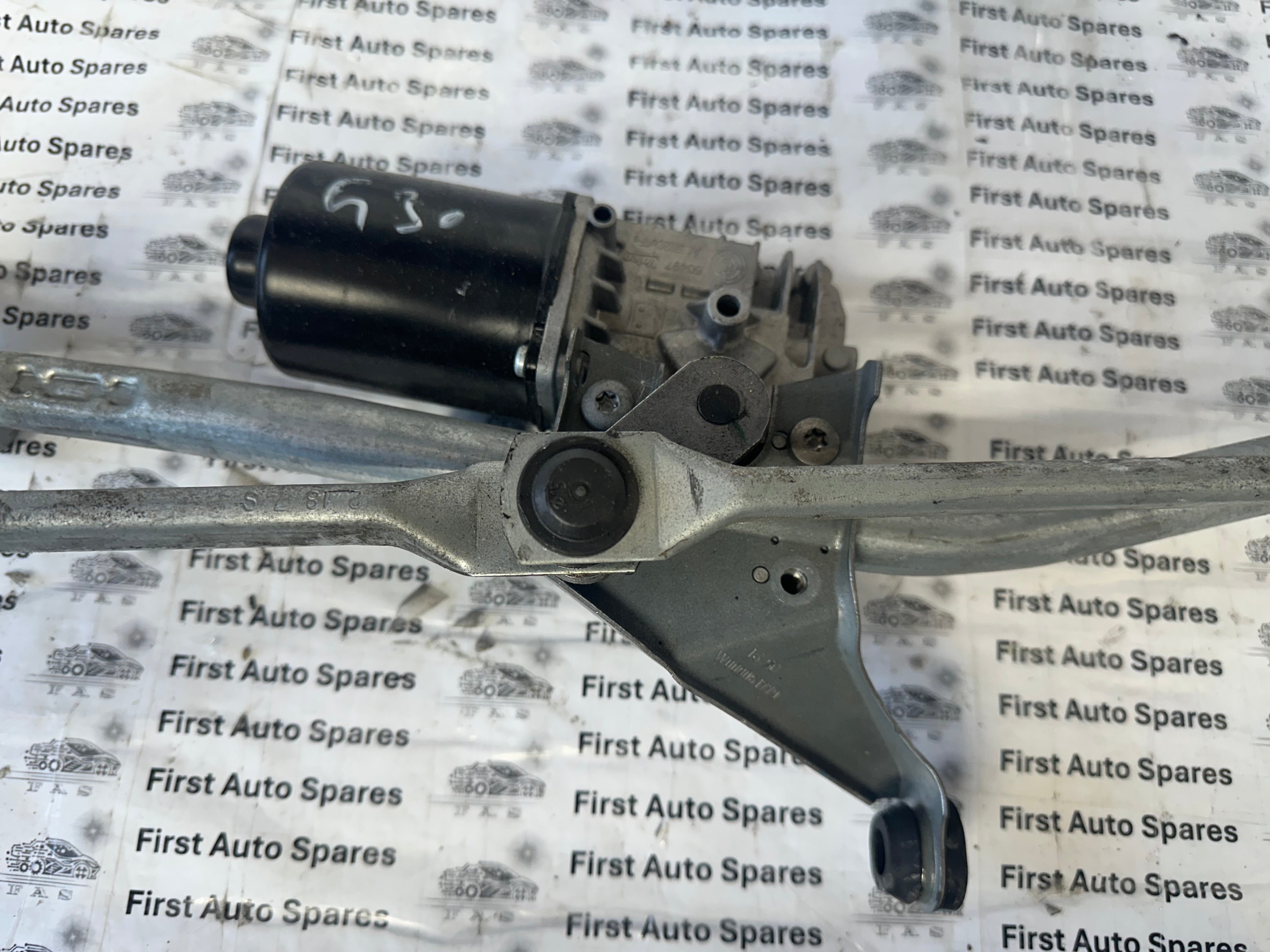 BMW 5 Series G30 G31 Front Windscreen Wiper Motor & Linkage (W000061595)