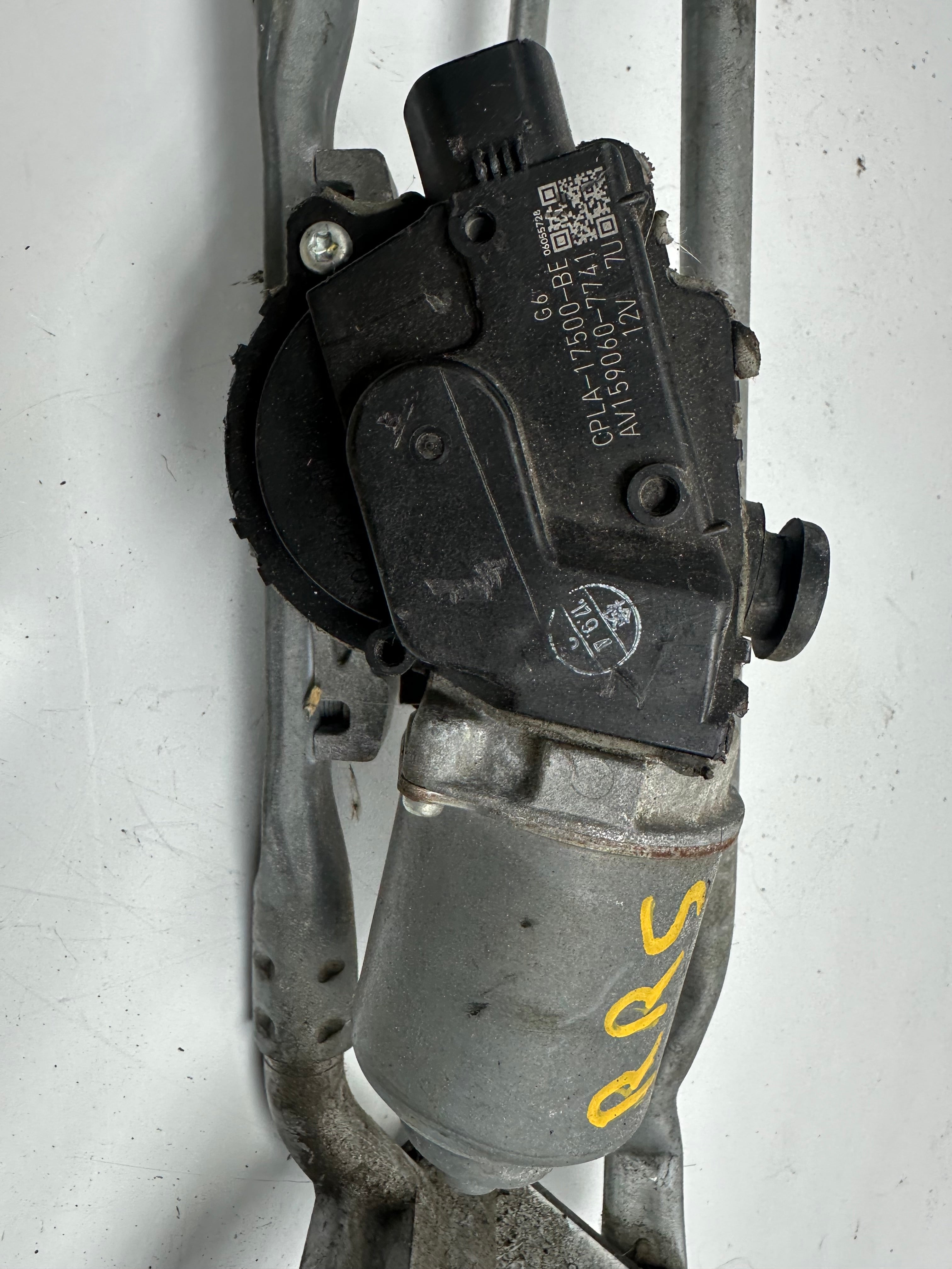 Range Rover Sport L494 Front Wiper Motor & Linkage (CPLA-17500-BE, AV159060-7741)