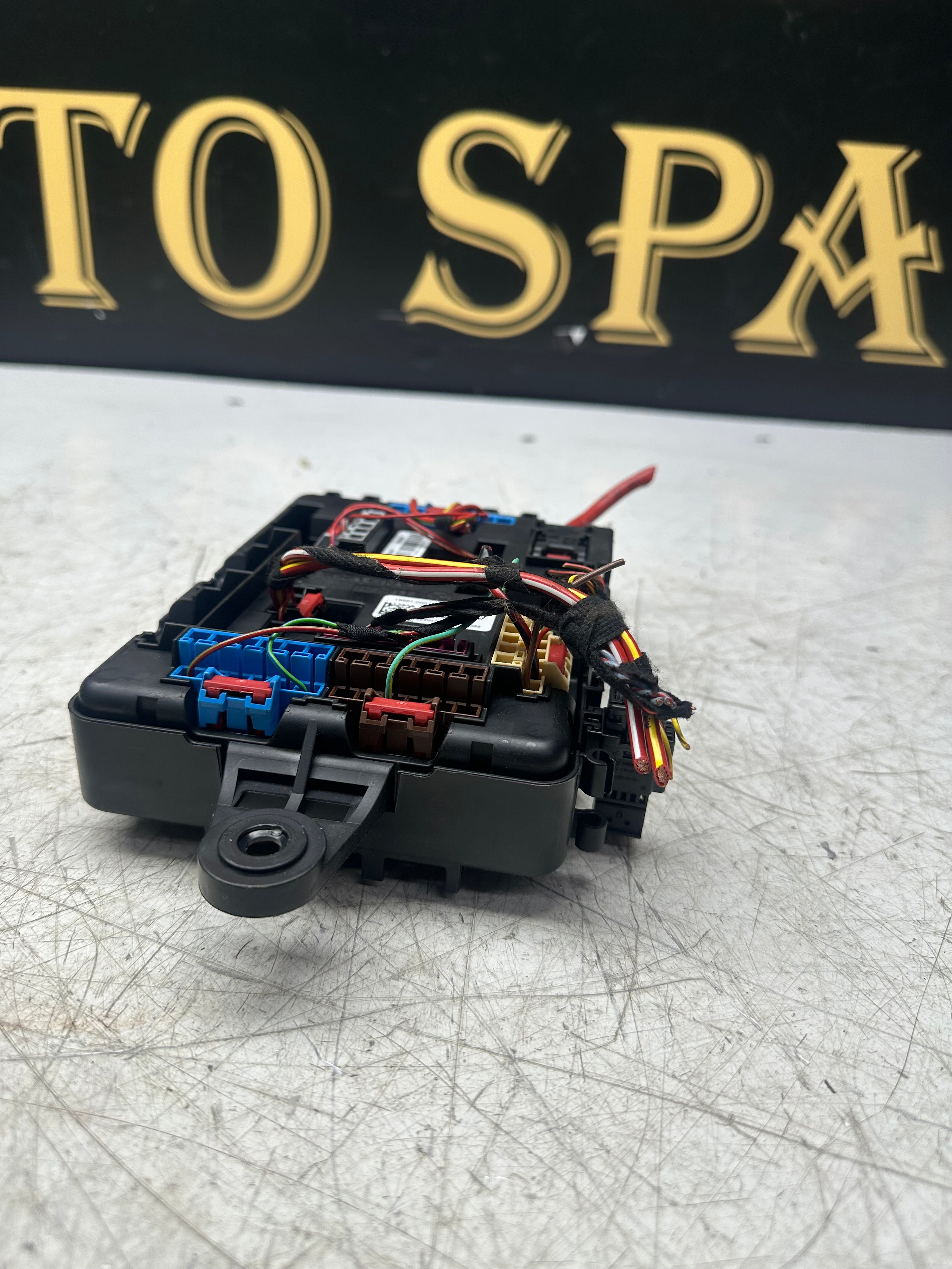 BMW 3 Series F30 LCI Fuse Box Module 9389070 – 2017–2019