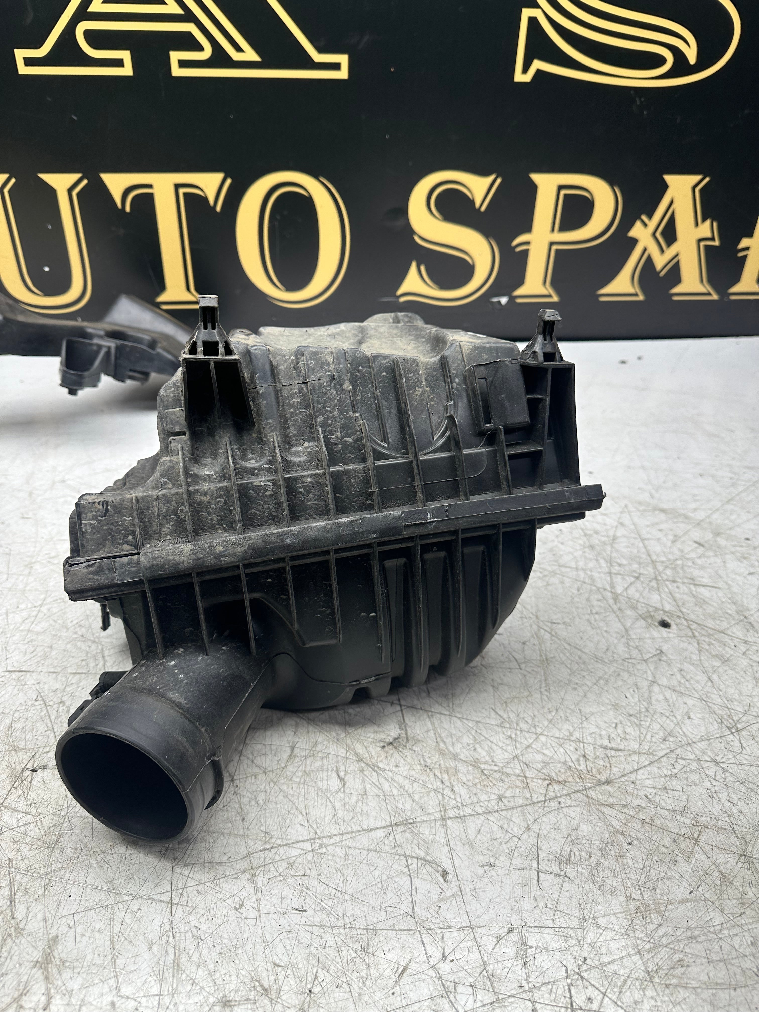 BMW 1 Series F40 1.5 Petrol Air Filter Box Housing OEM (8655834) – 2020