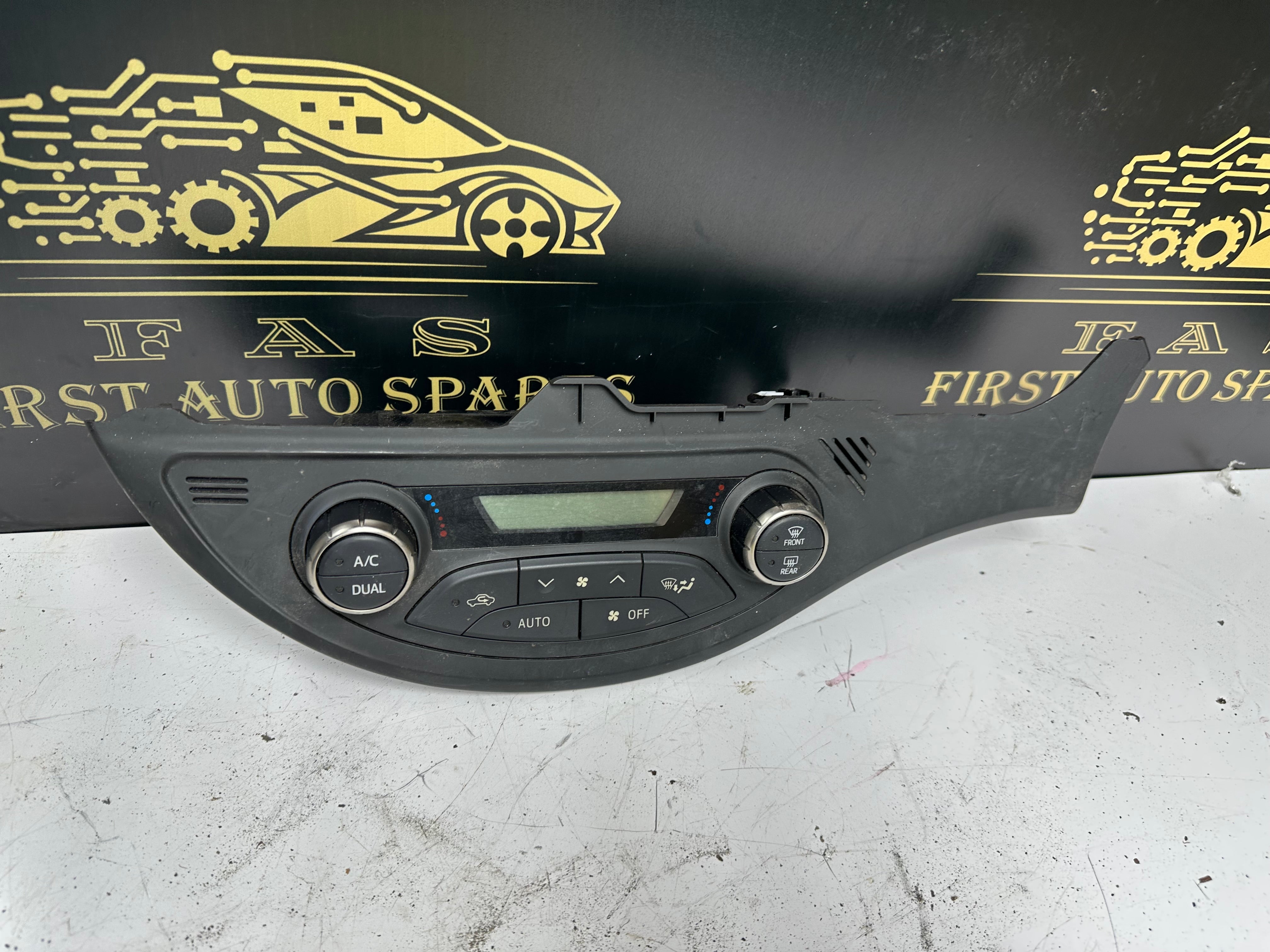 Toyota Yaris 2017 A/C Heater Climate Control (55900-OD820)