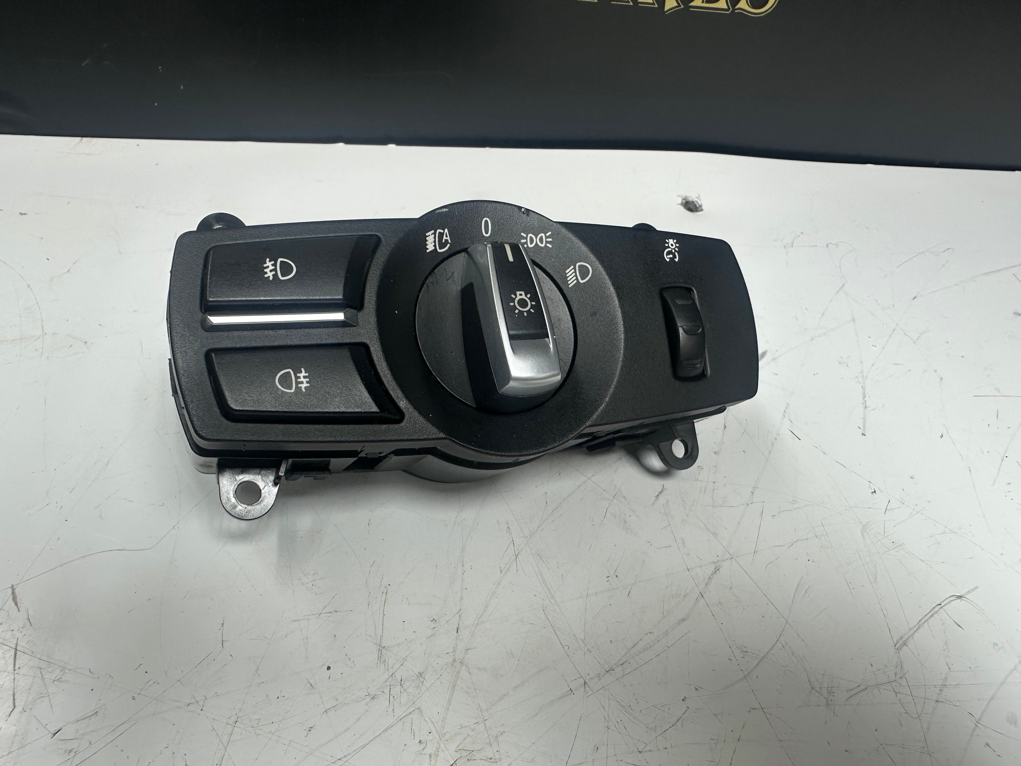 BMW 5 & 6 Series F10 F12 Headlight Switch Control Unit (9192744 05)
