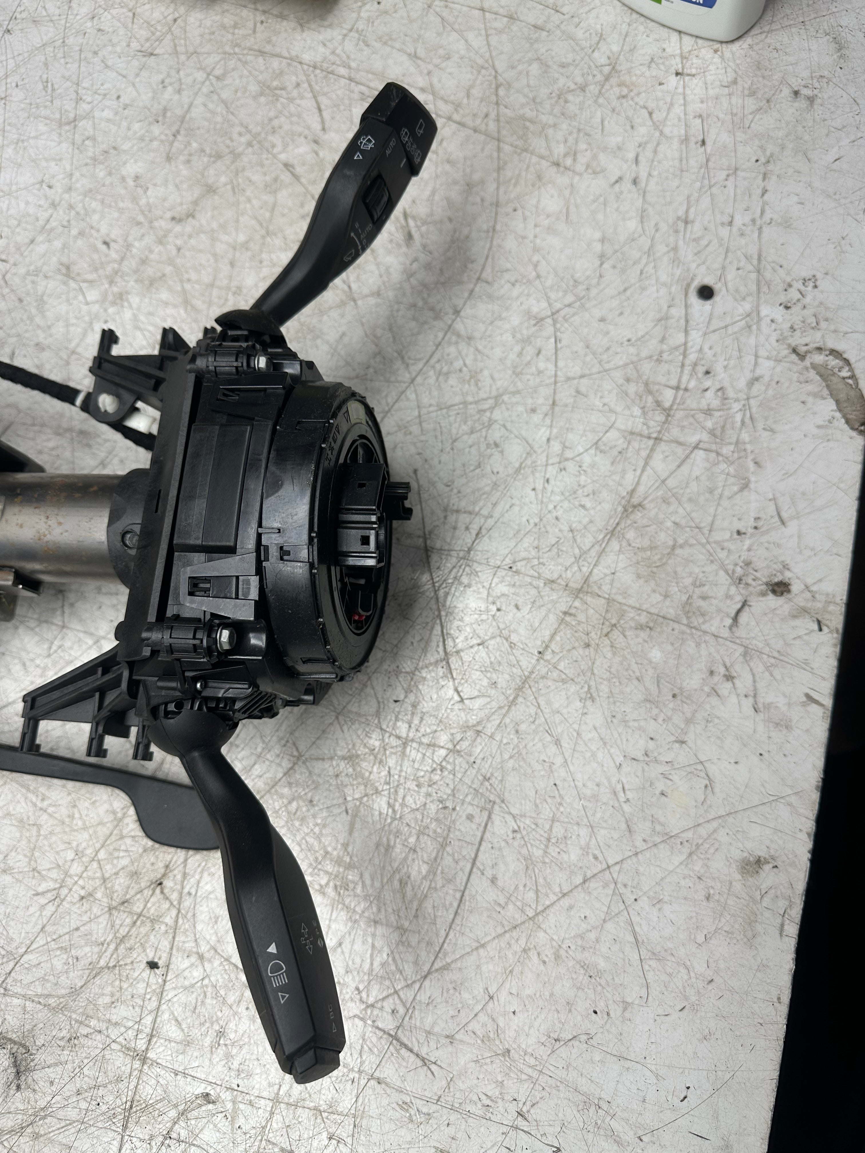 BMW 3 Series F30 / F31 Indicator Stalk / Wiper / Light Control Unit – 1013287812