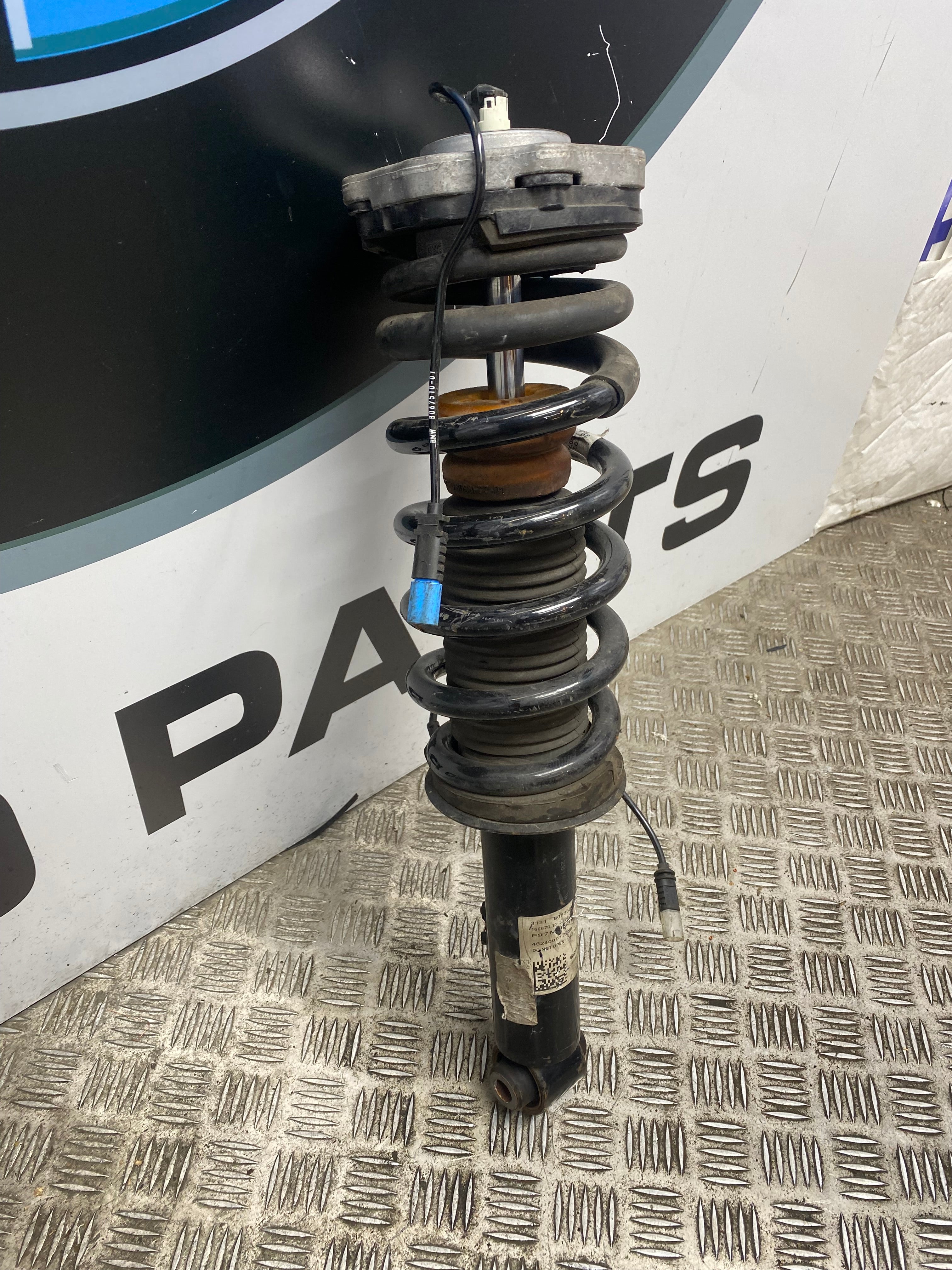 BMW X3 M F97 / X4 M F98 Rear Left VDC Shock Absorber Damper Strut Spring 2019–Present (8067507)