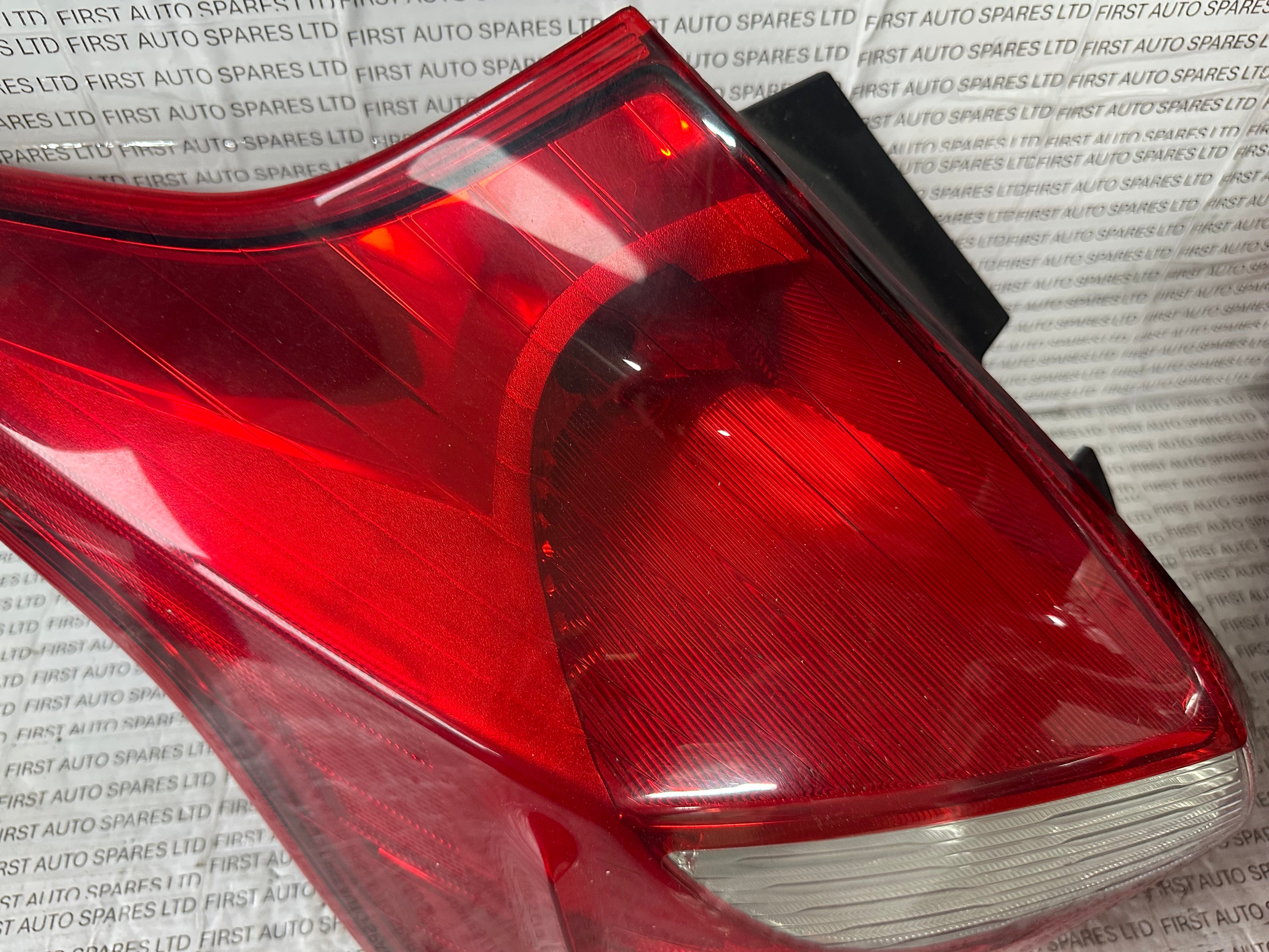Ford Focus MK3 2012 Right Left Tail Light (BM51-13405-AB)
