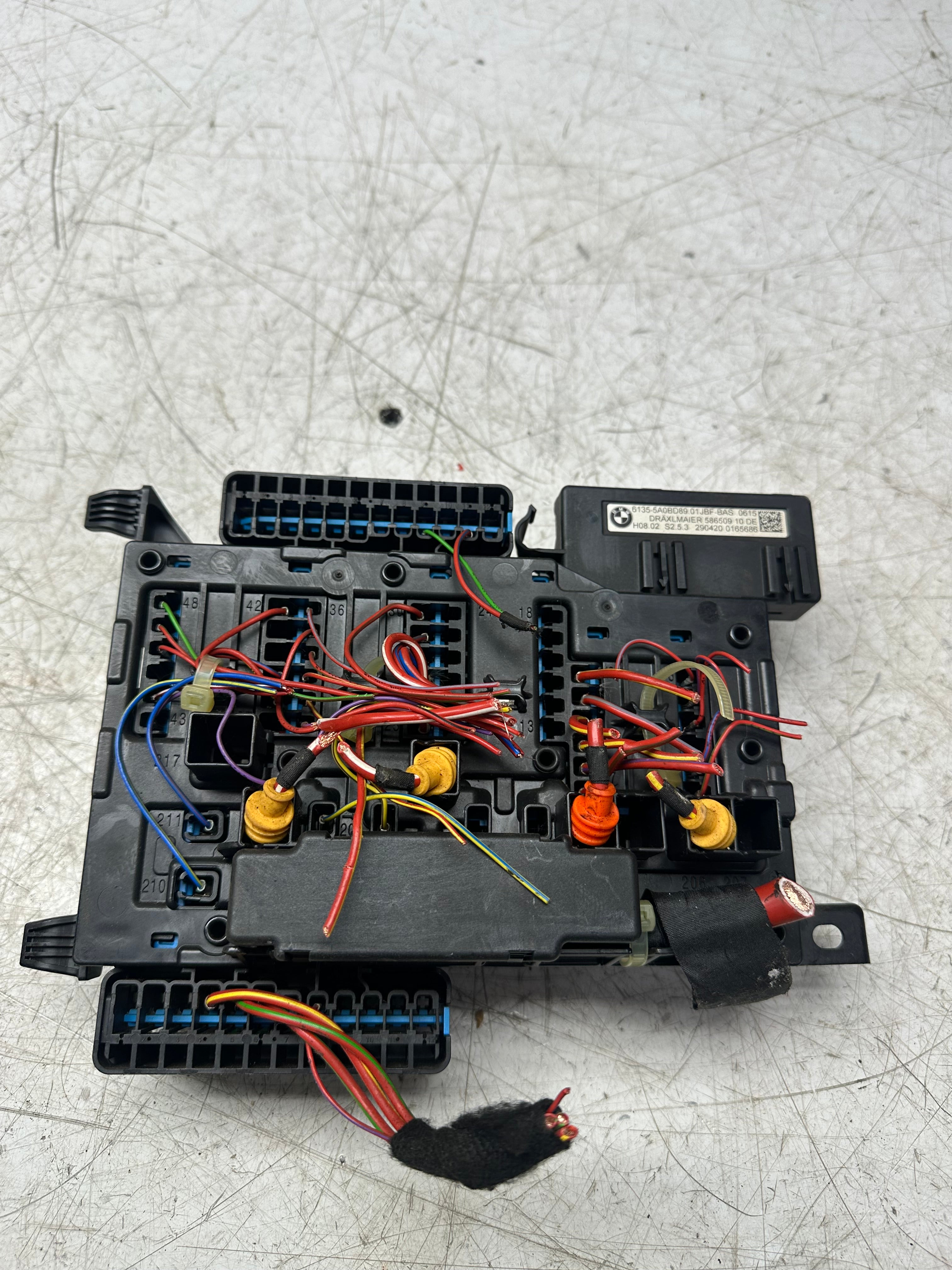 BMW 2 Series F44 Fuse Relay Box 5A0BD89 1.5L Petrol – 2021–2024
