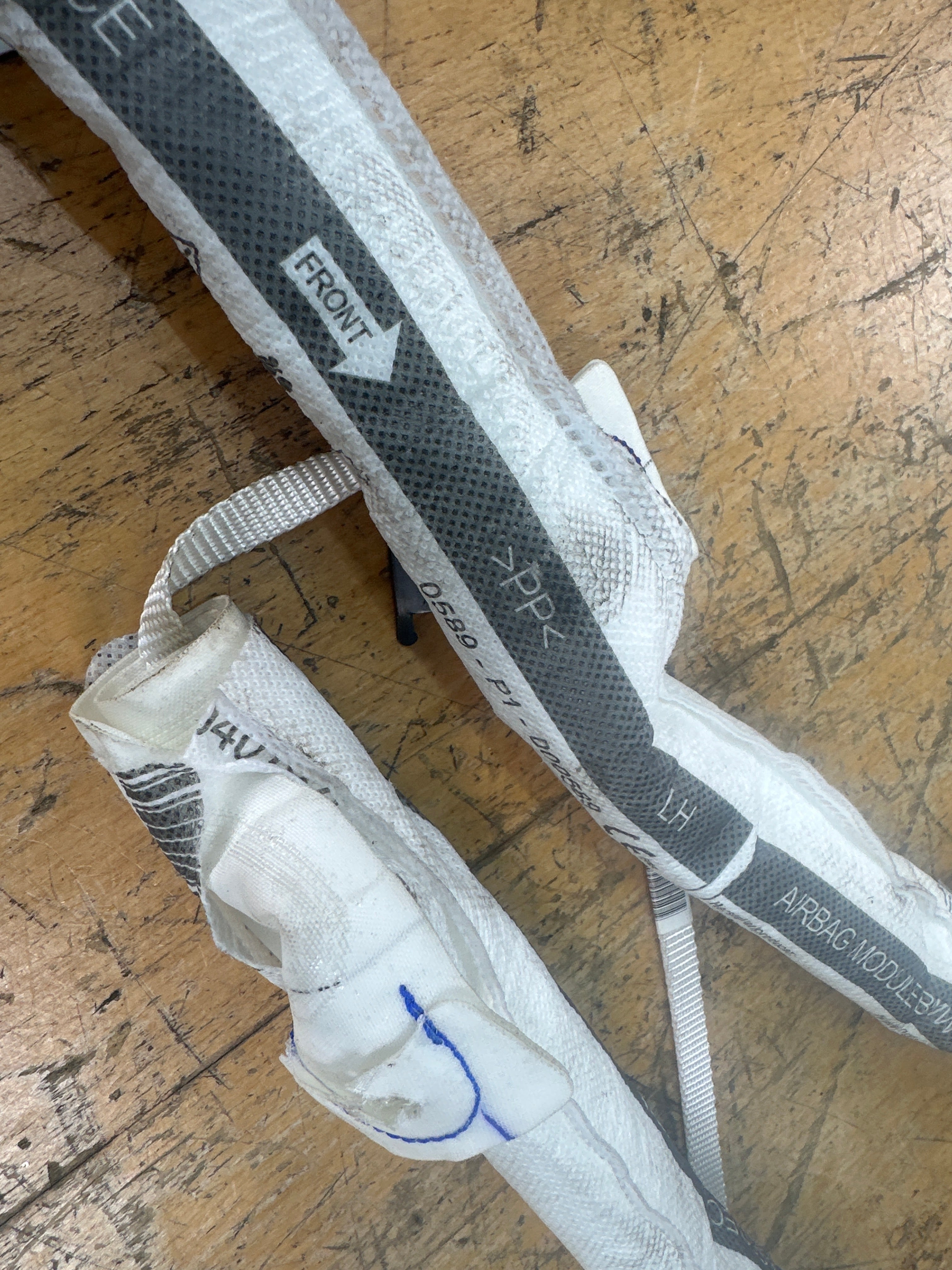 BMW 5 Series Left Roof Curtain Airbag (84737251713) (19B071105436) (0589-P1-000589)