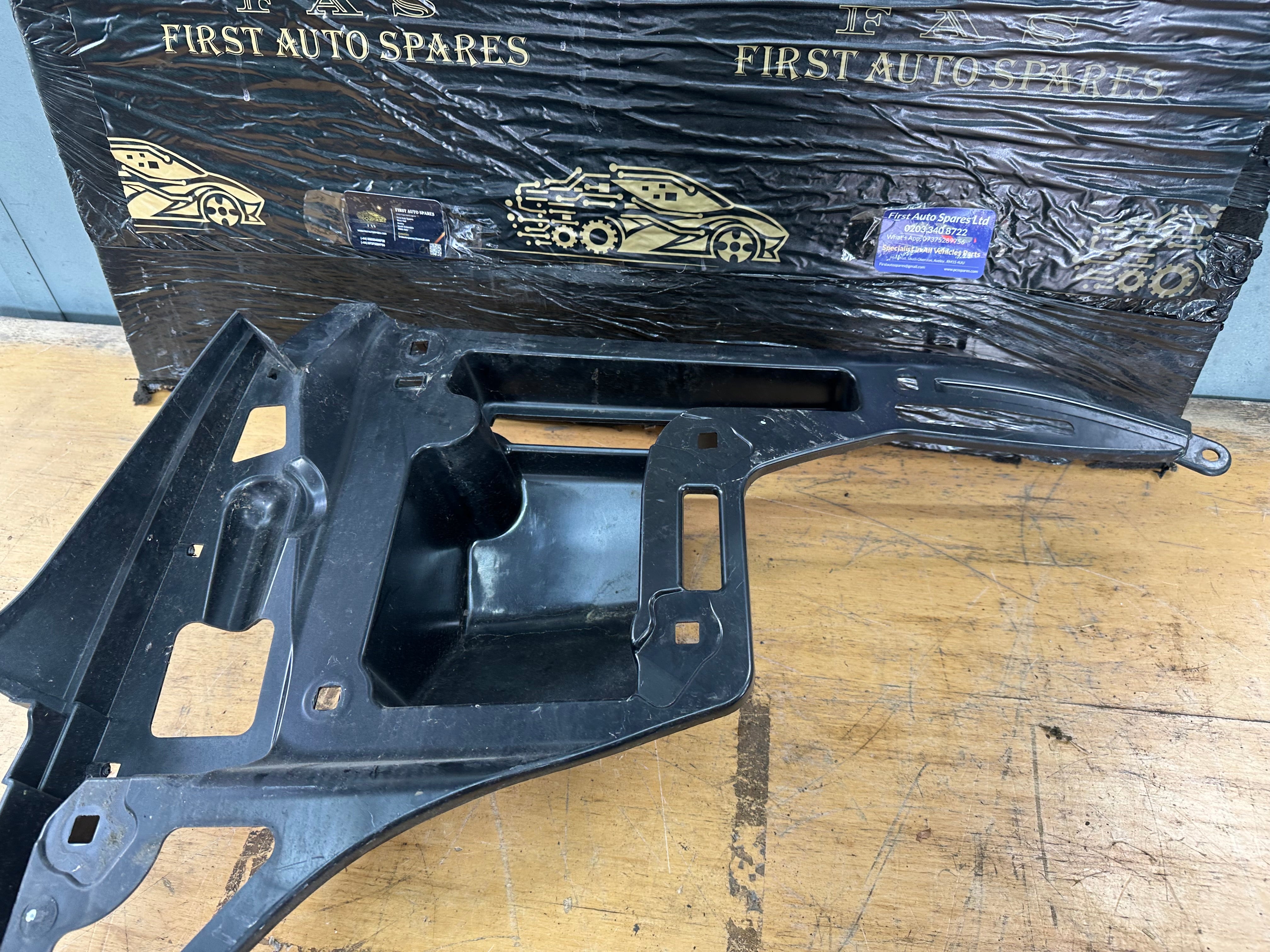 BMW i3 2021 Panel Bracket Rear Left Support Panel Mounting (7296753)