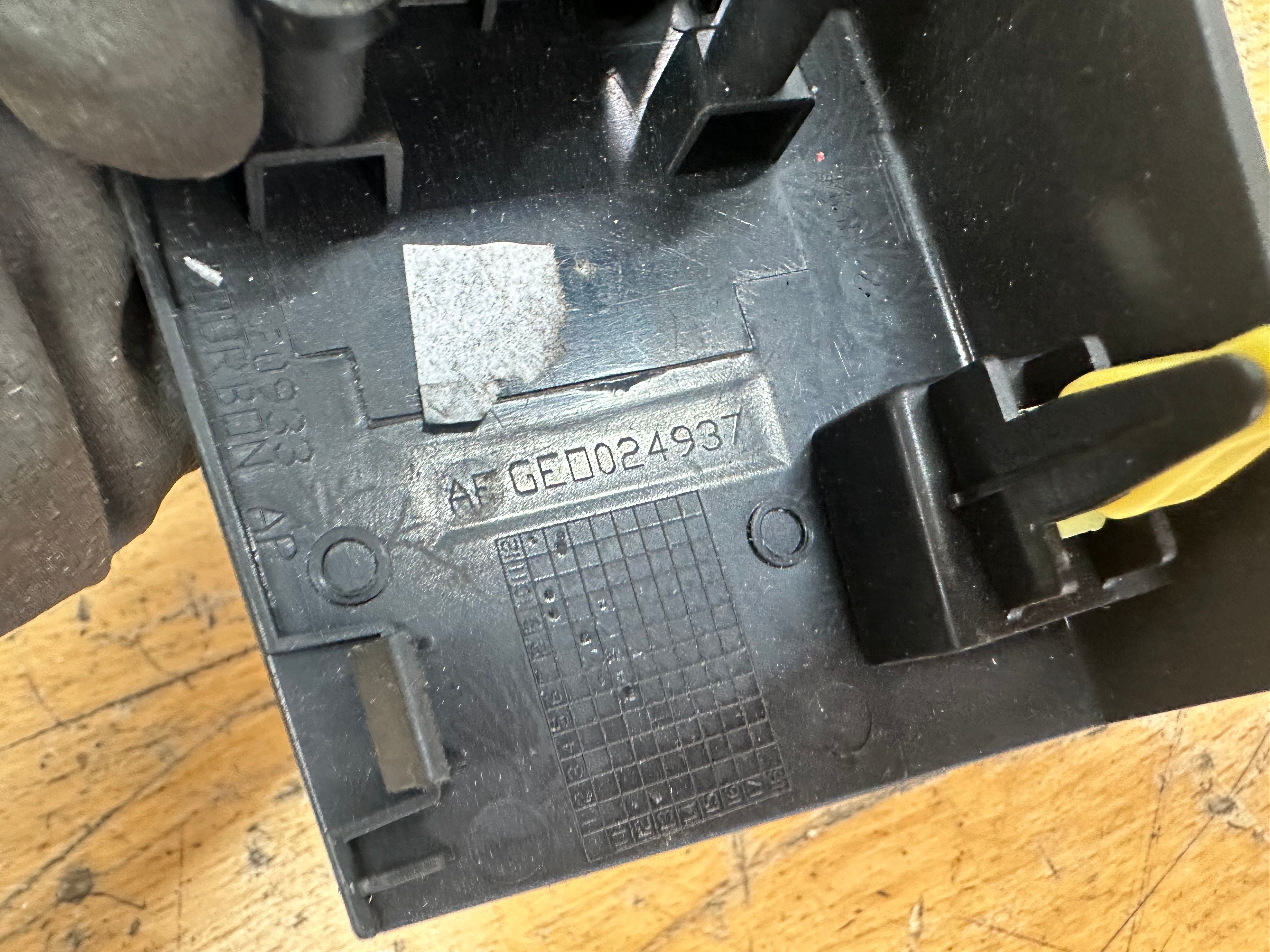 Toyota Auris 2013 Front Right Window Master Control Switch (74231-02D30)