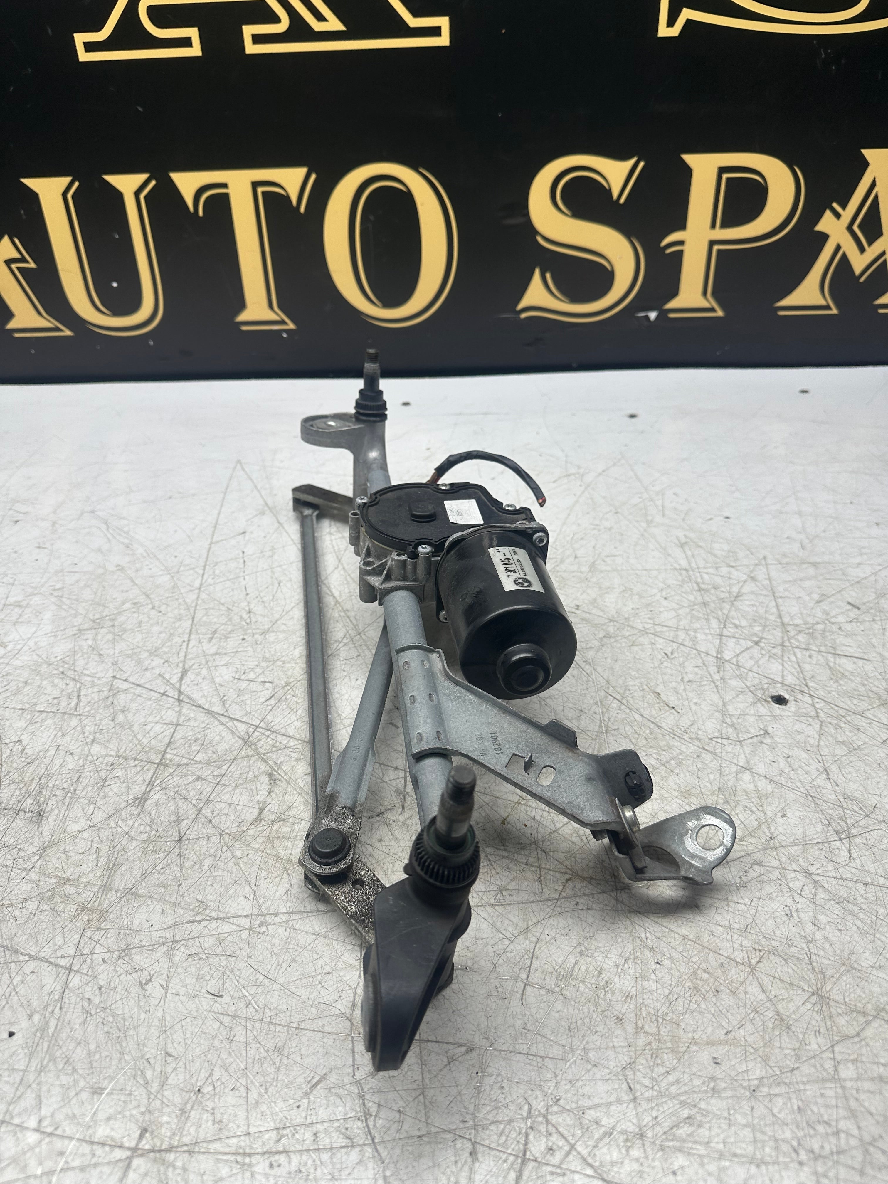 BMW 2 Series F45 / F46 Front Wiper Motor with Linkage 7301046  2014–2021