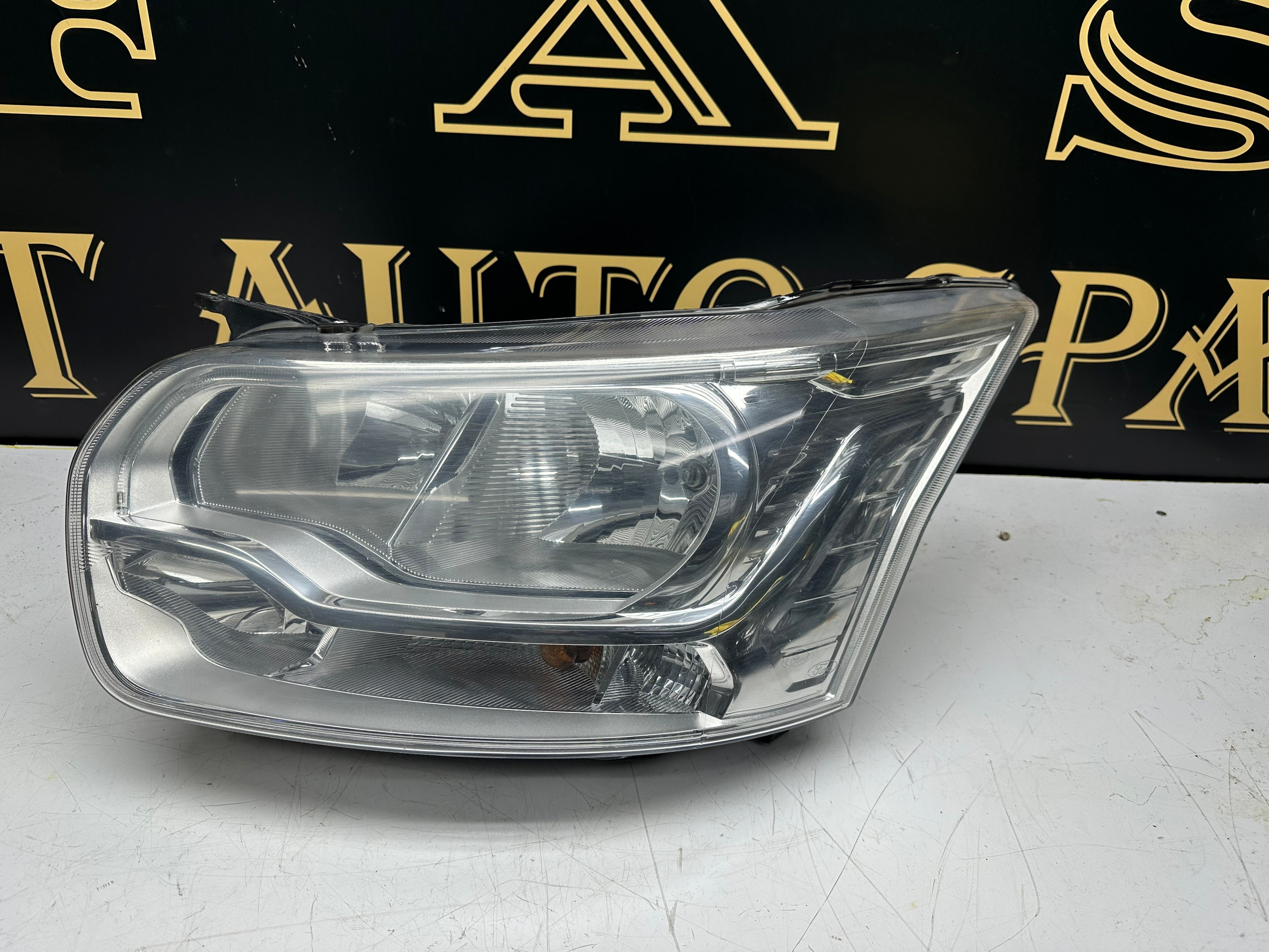 Ford Transit Mk8 Left Headlight Headlamp Light 14–20 (BK31-13D153-AF)