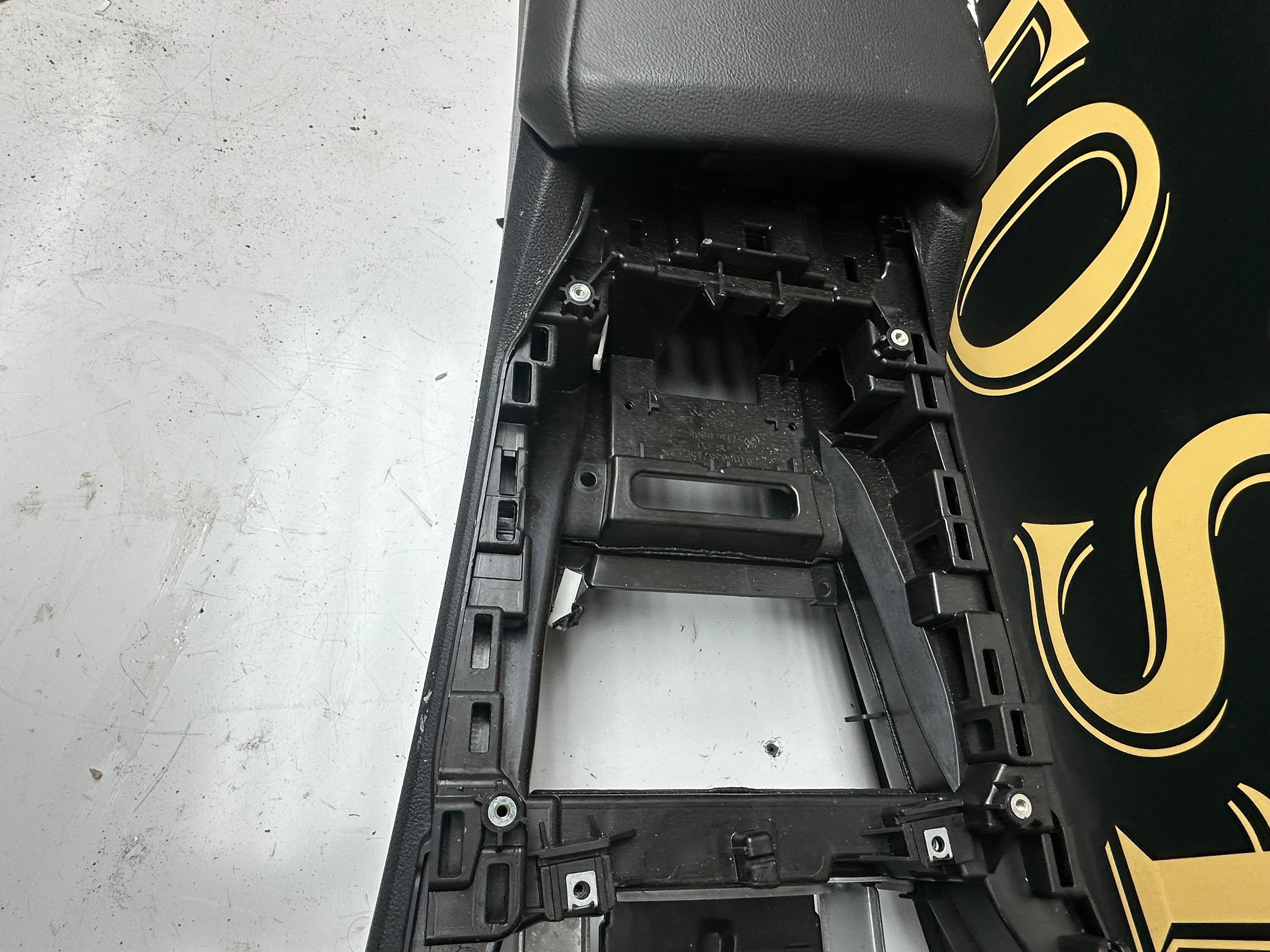 BMW 3 Series G20 G21 G28 2018-2024 Centre Console (106038715C) (5116 6806778)