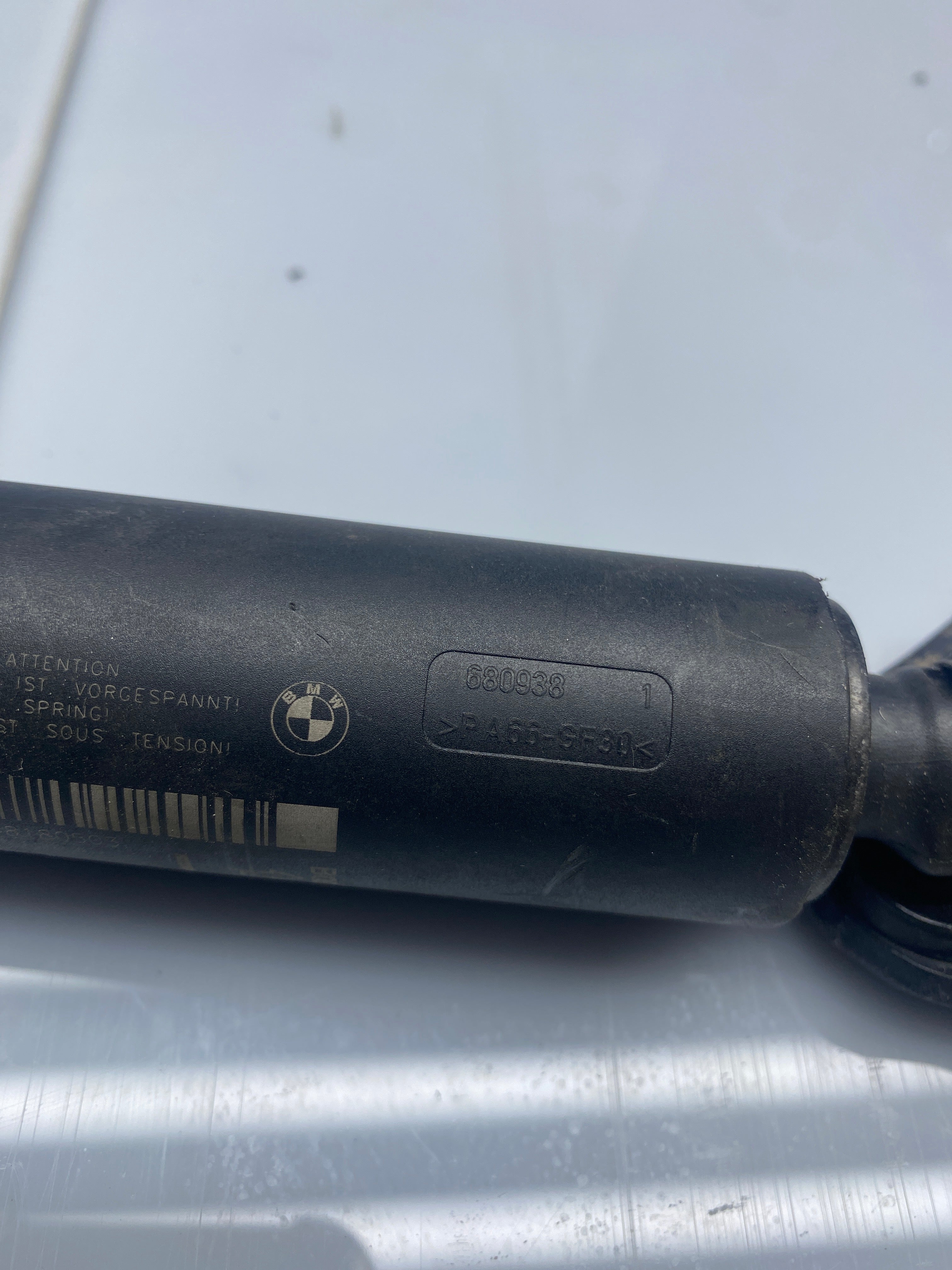 BMW X1 F48 Left Tailgate Gas Strut – 2015–2022 (36364985)