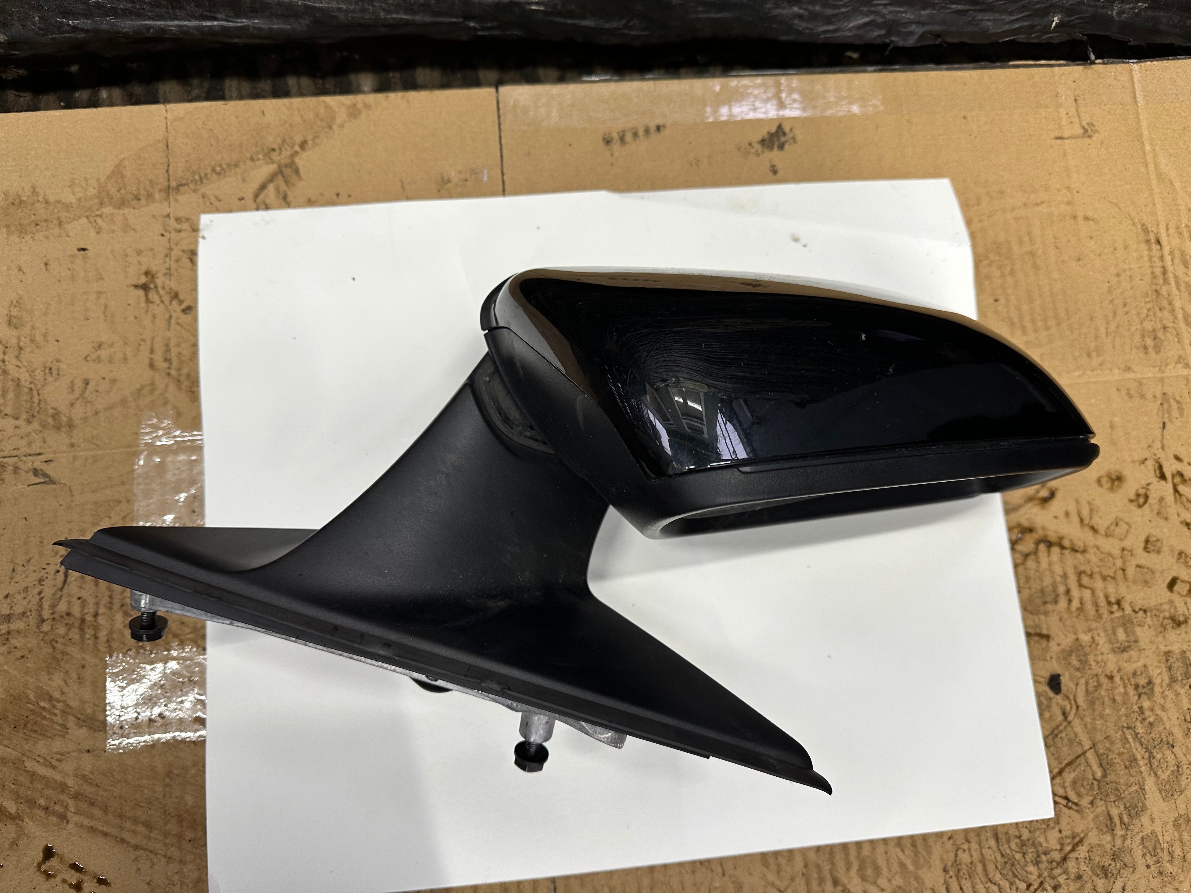 BMW 1 Series F40 Driver’s Right Wing Mirror – 6-Pin Plug (F0192108RLR1)