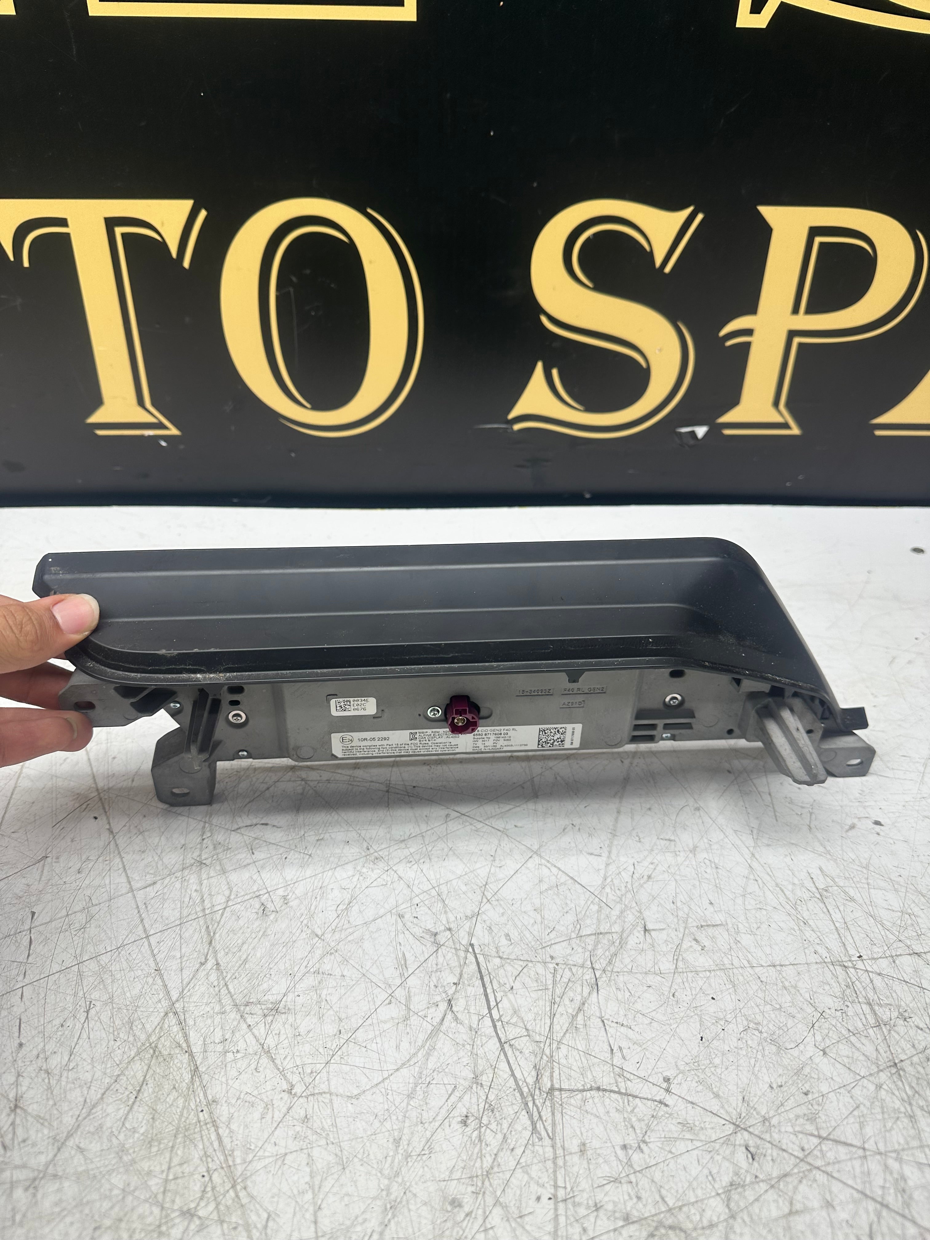 BMW 1 Series F40 Display Screen / Control Unit 9826391 / 5A12F41 / 9437388