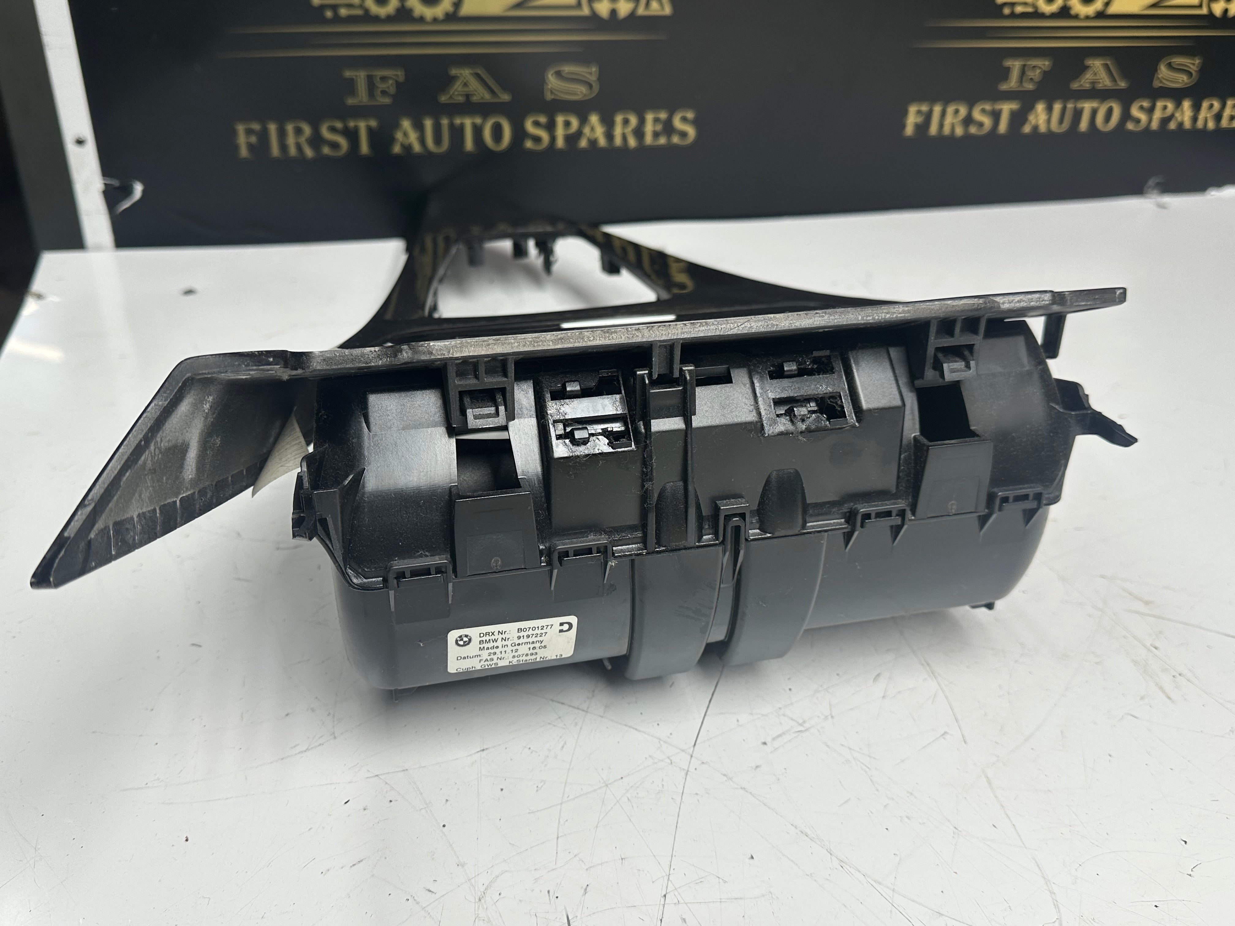 BMW 6 Series F12 Cup Holder & Facia (9197227) (B0701277) (6131 9202951/02)
