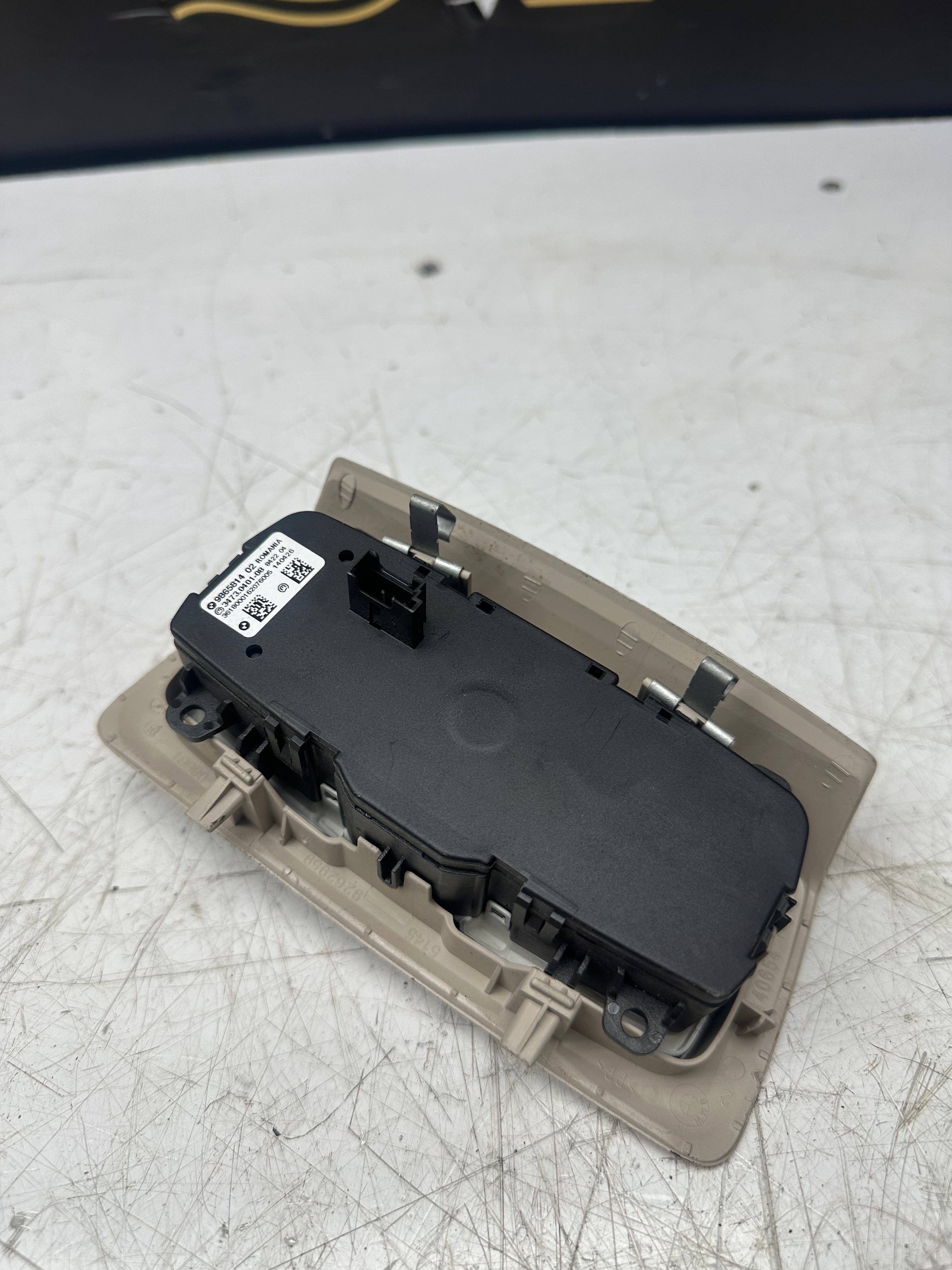 BMW 2 Series F46 218d Gran Tourer Headlight Switch Control Unit (2014–2021)(9262959)