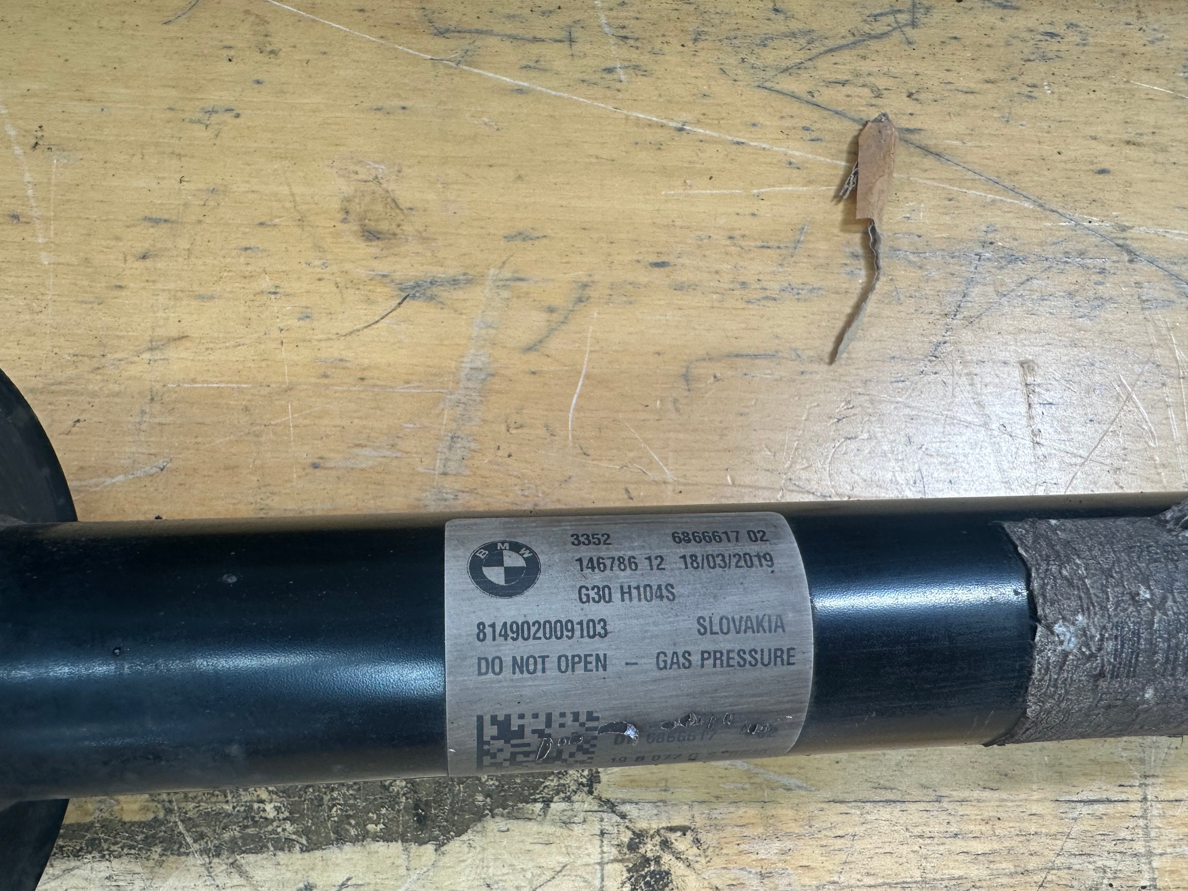 BMW 5 Series G30 Rear O/S N/S Left / Right Suspension Shock Absorber (6866617 02)