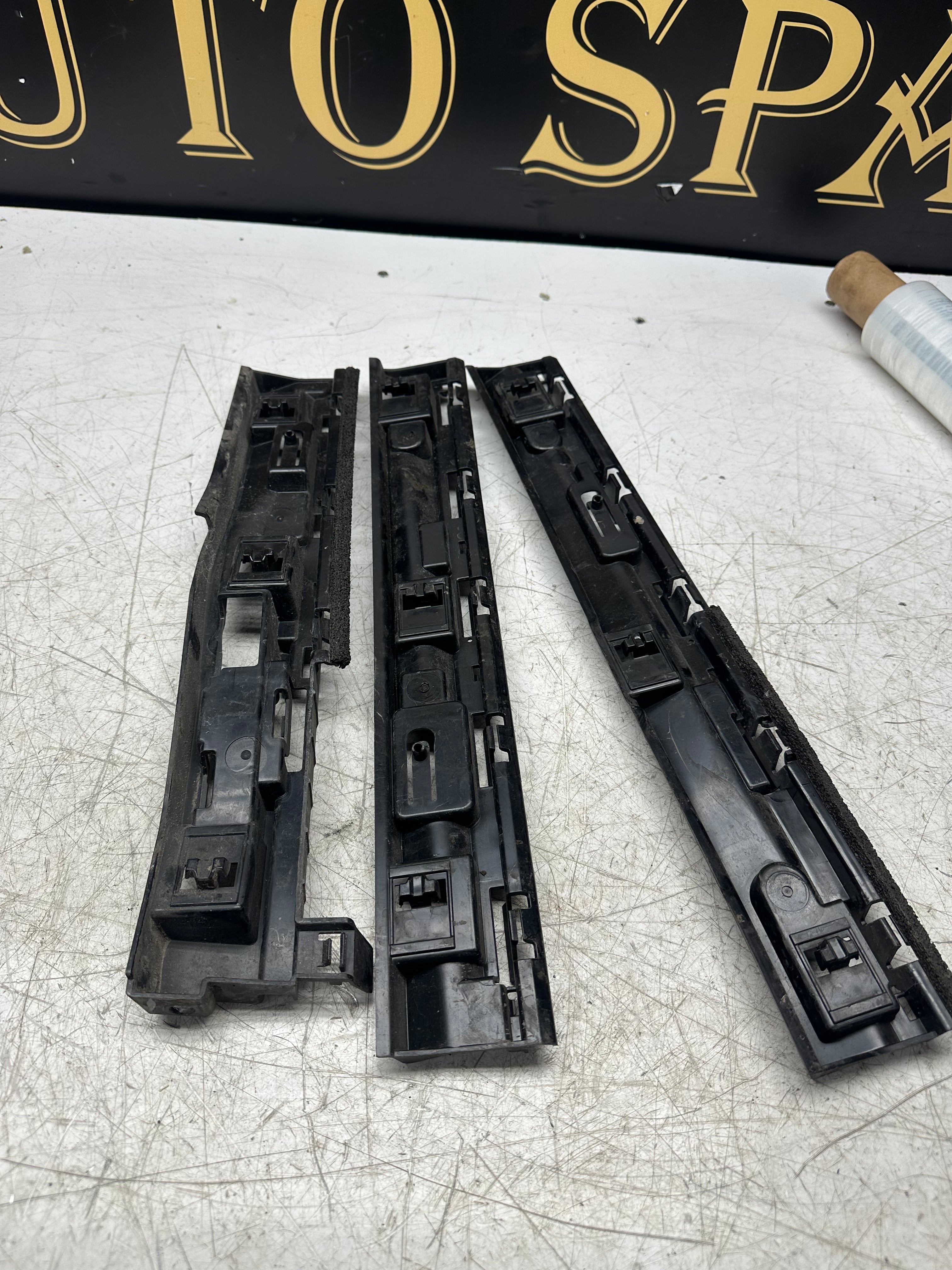 BMW X1 F48 Side Skirt Bracket Set – Right Side (7332339 / 7332334 / 7332332)