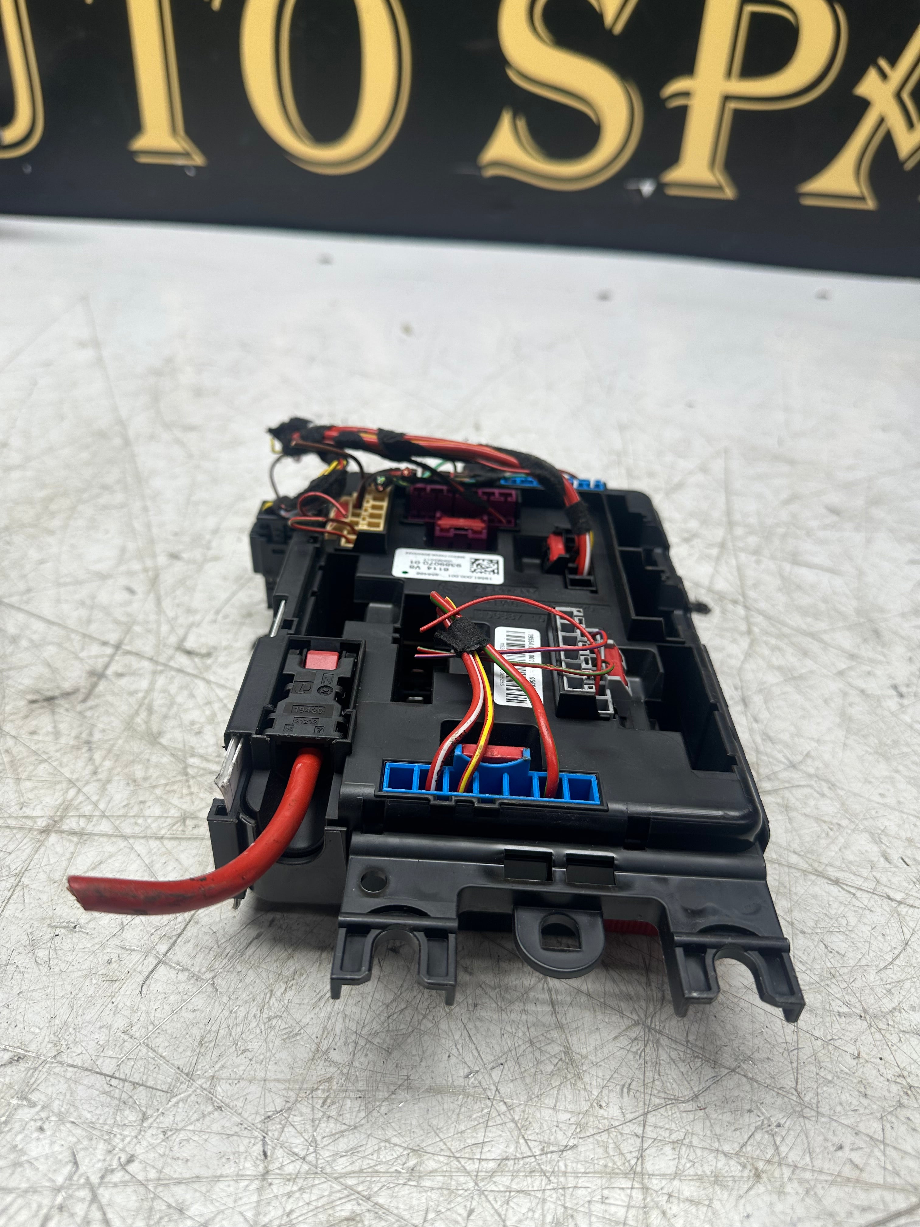 BMW 3 Series F30 LCI Fuse Box Module 9389070 – 2017–2019
