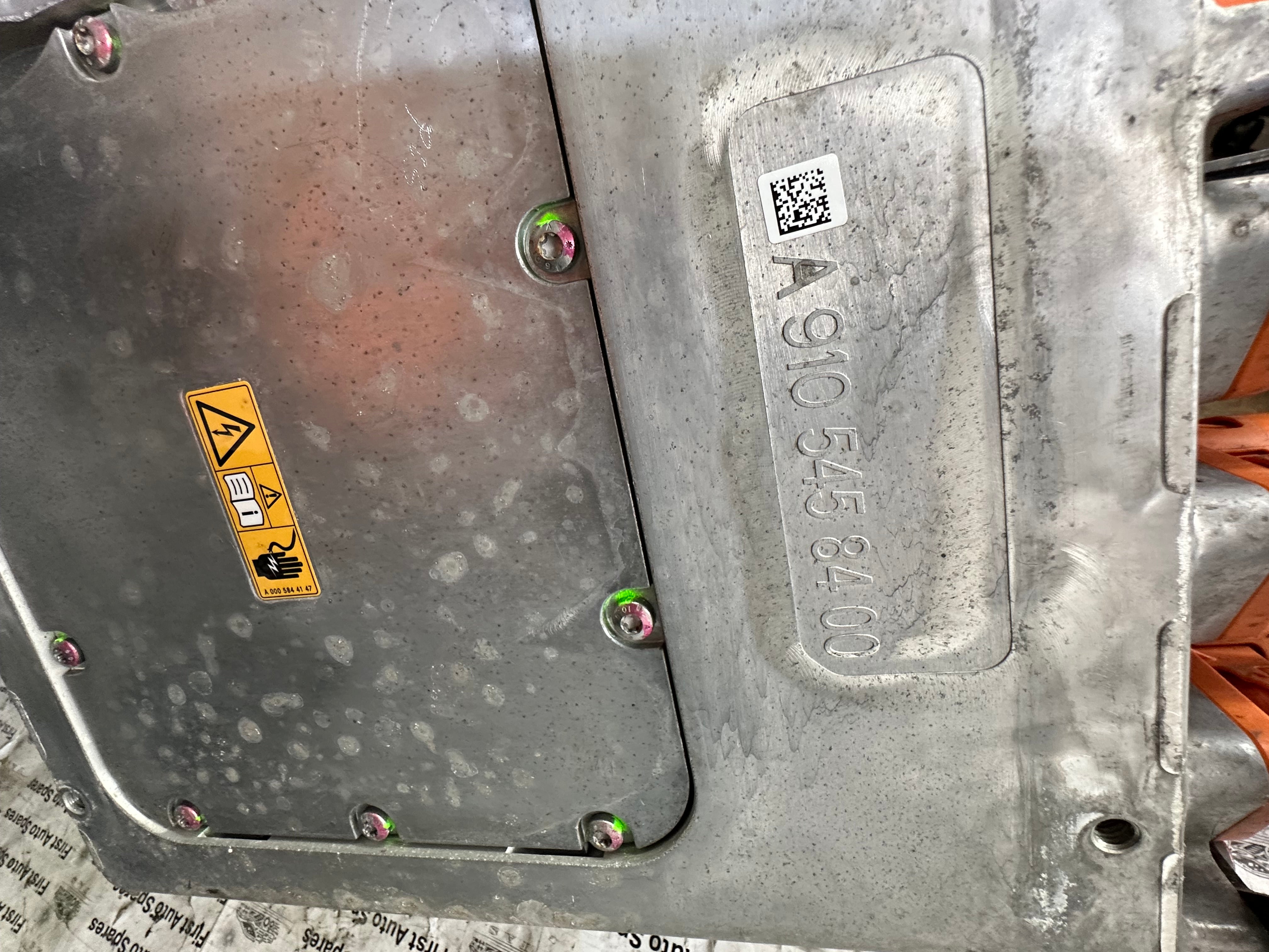 Mercedes-Benz eSprinter 907 910 Battery Converter (A9105458400) (A9103405700)