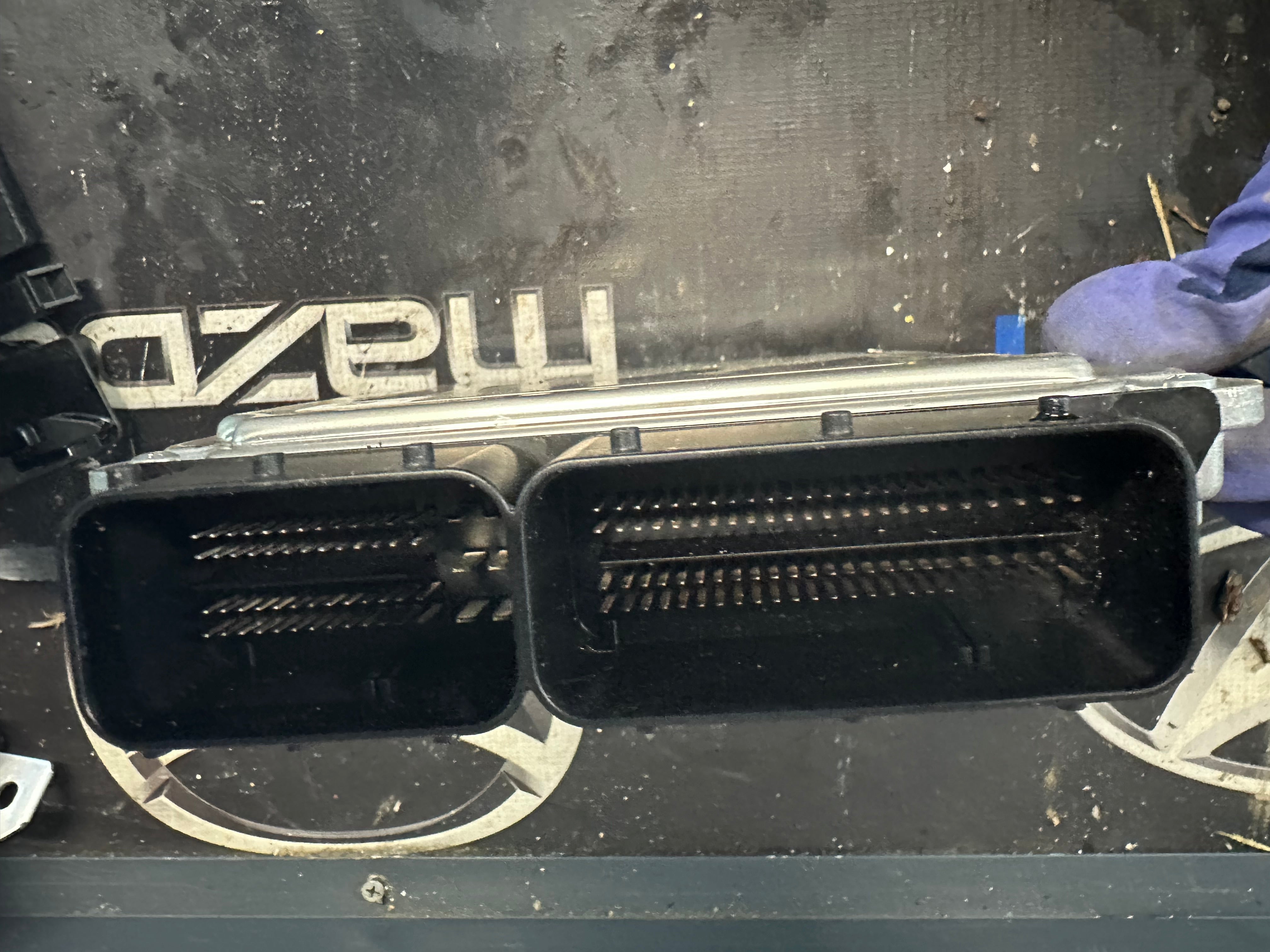 BMW Engine Control Unit (ECU) (DDE 8582279-01)