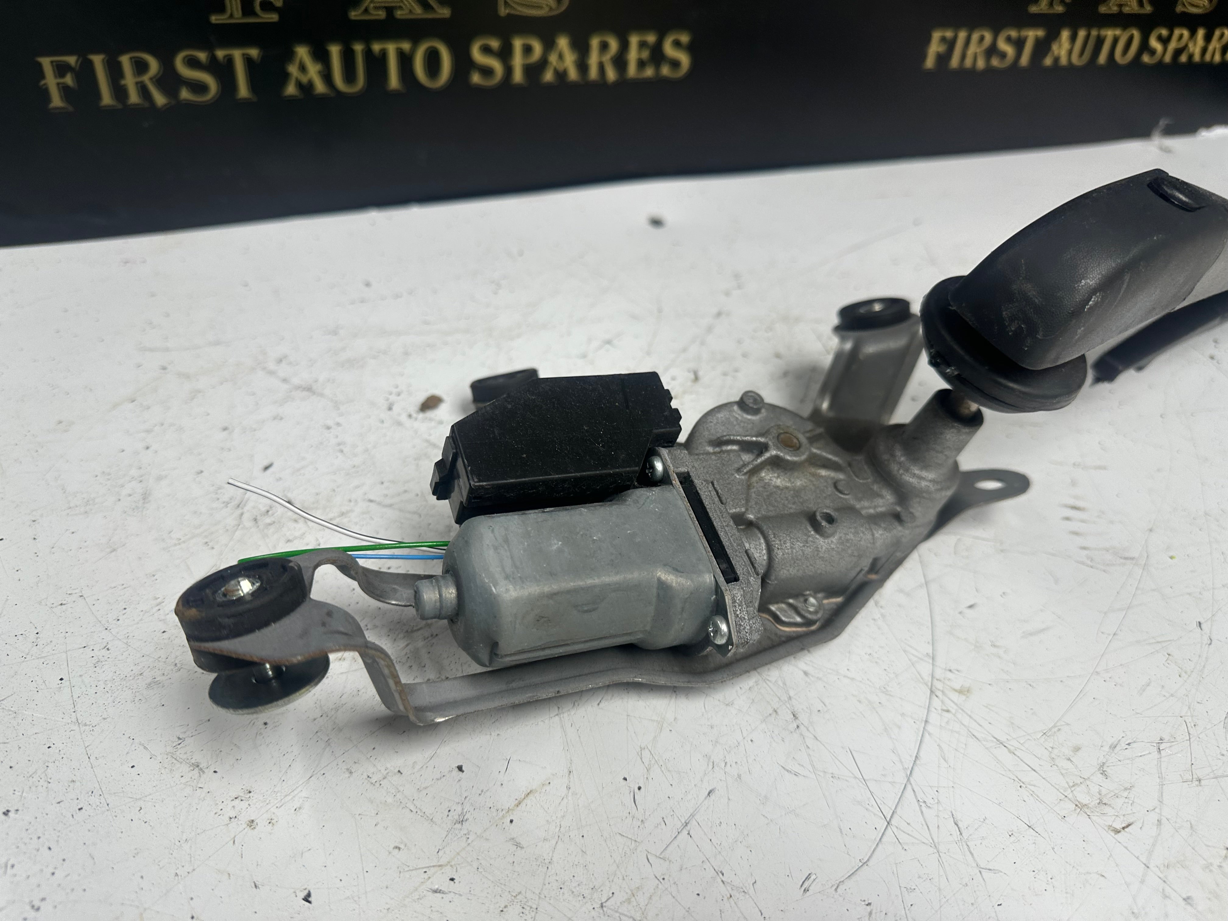 Toyota Yaris Rear Wiper Motor with Wiper (85130-K0040)