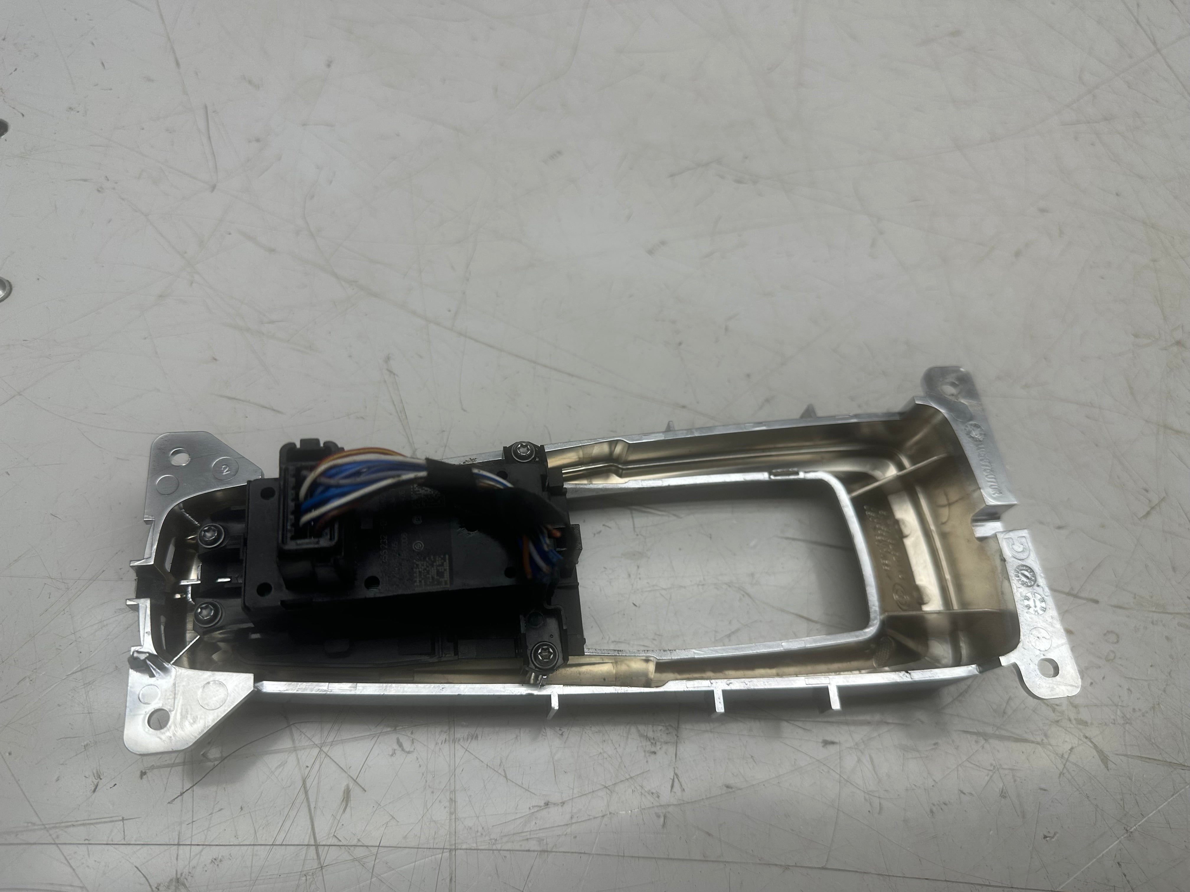 BMW X5 F15 2014 Hand Parking Brake Switch (9355232-01) (105075070R)