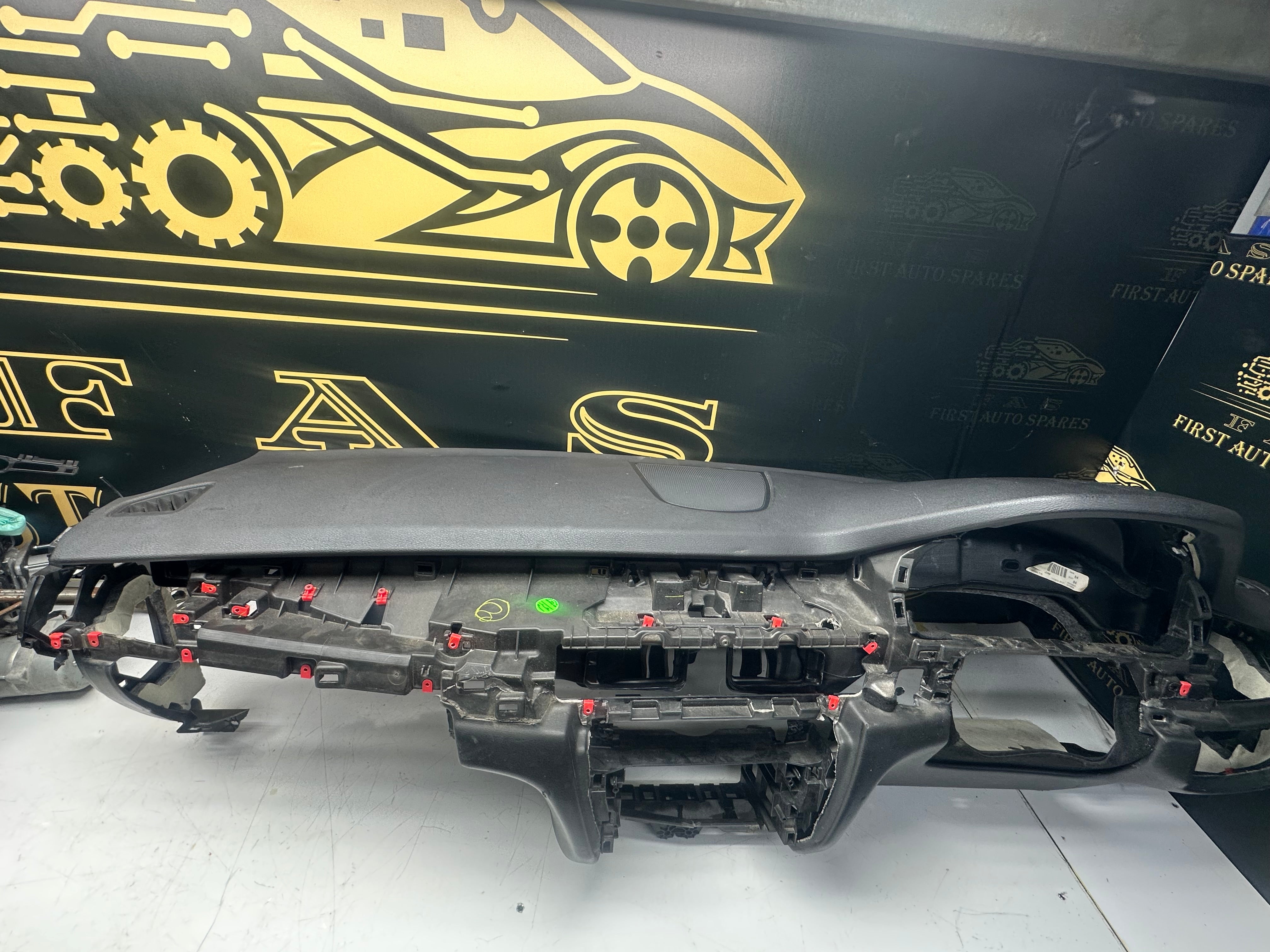 BMW X5 F15/F16 Complete Dashboard with Passenger Airbag (1028651-7) (4037468)