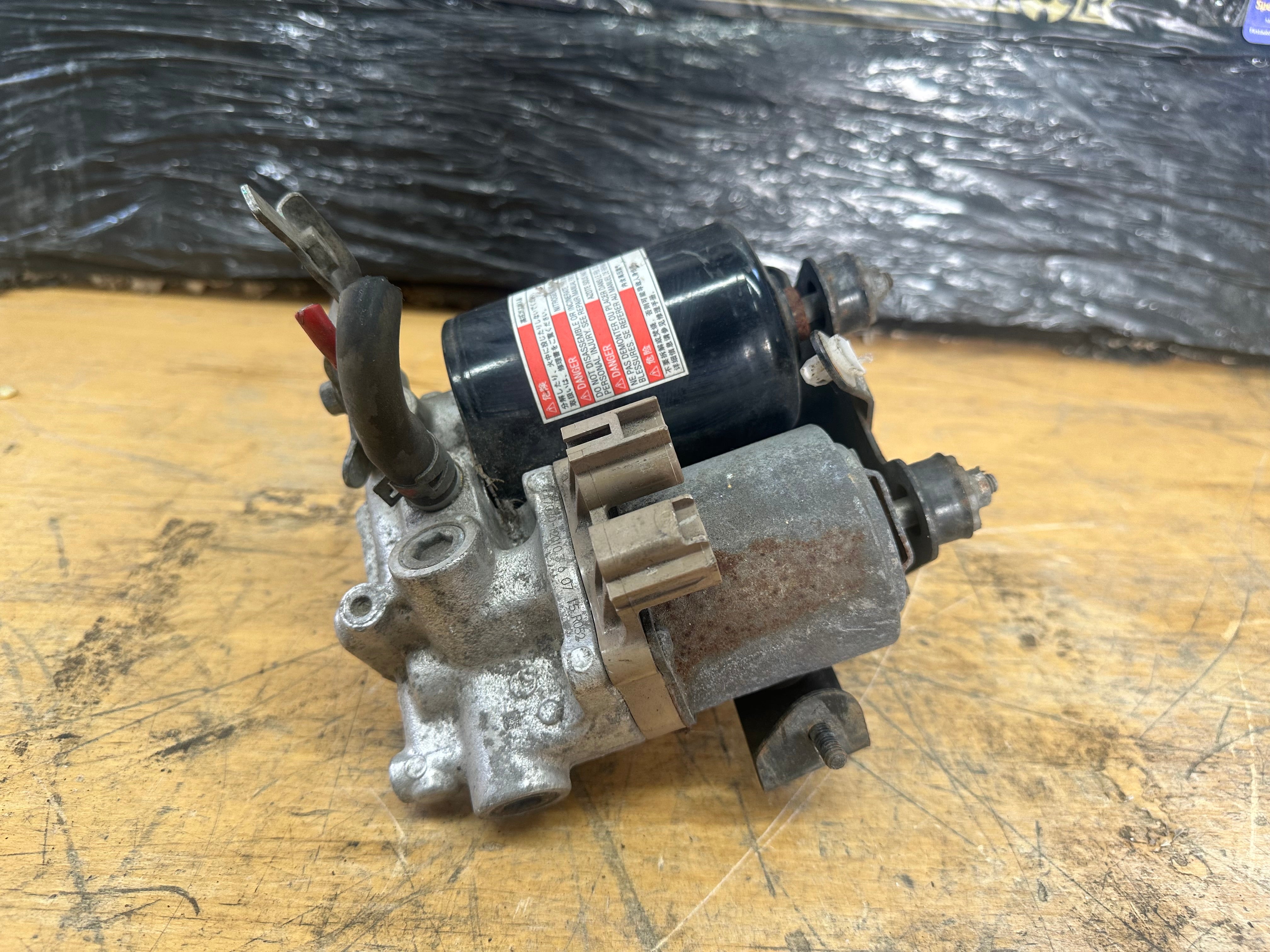 Toyota Auris 2010–2019 1.8 ABS Pump Brake Booster Actuator (47070-12010)