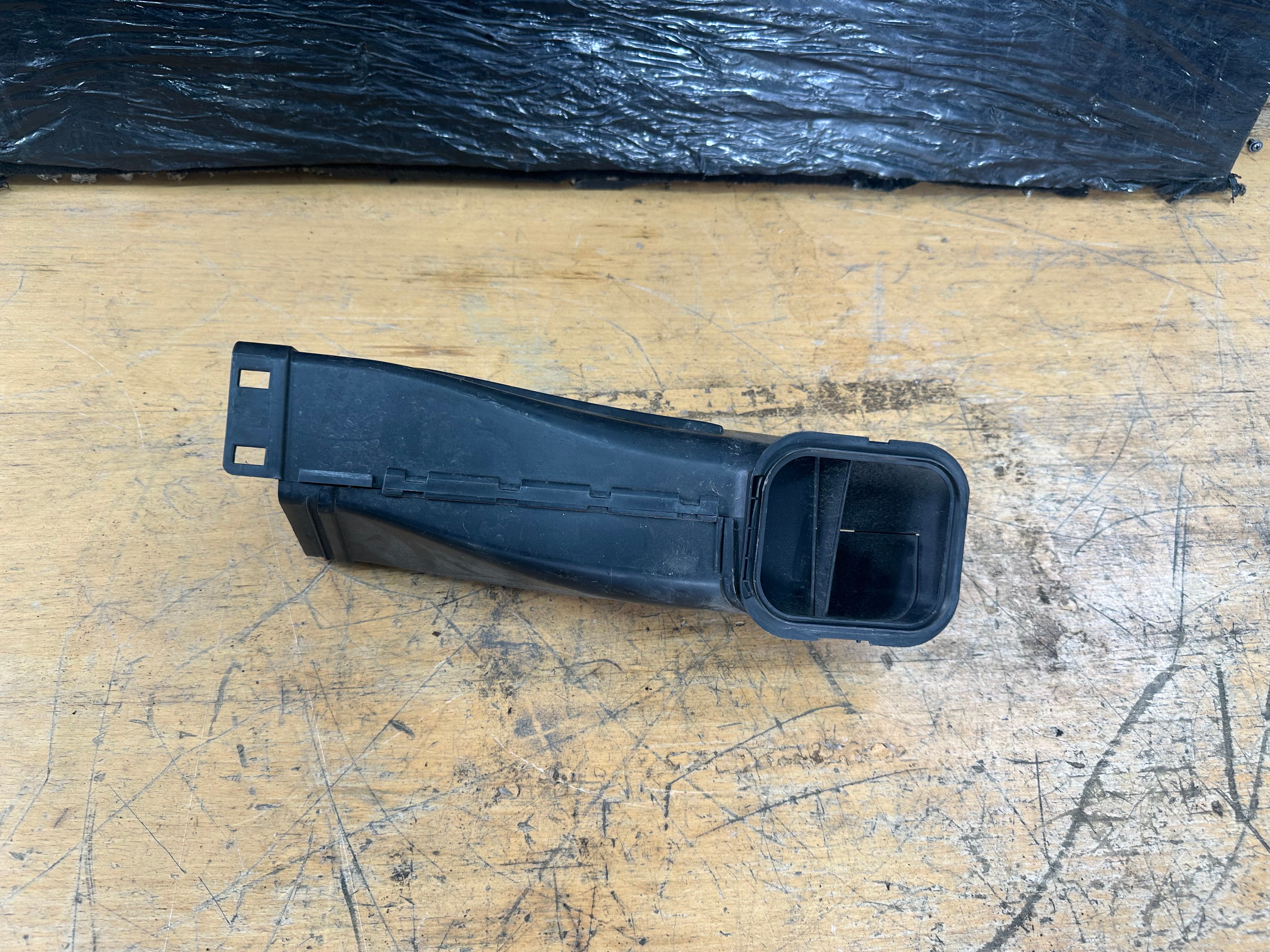 BMW 5 Series G30 G31 Air Intake Duct Tube (8599683) (8599683-02)
