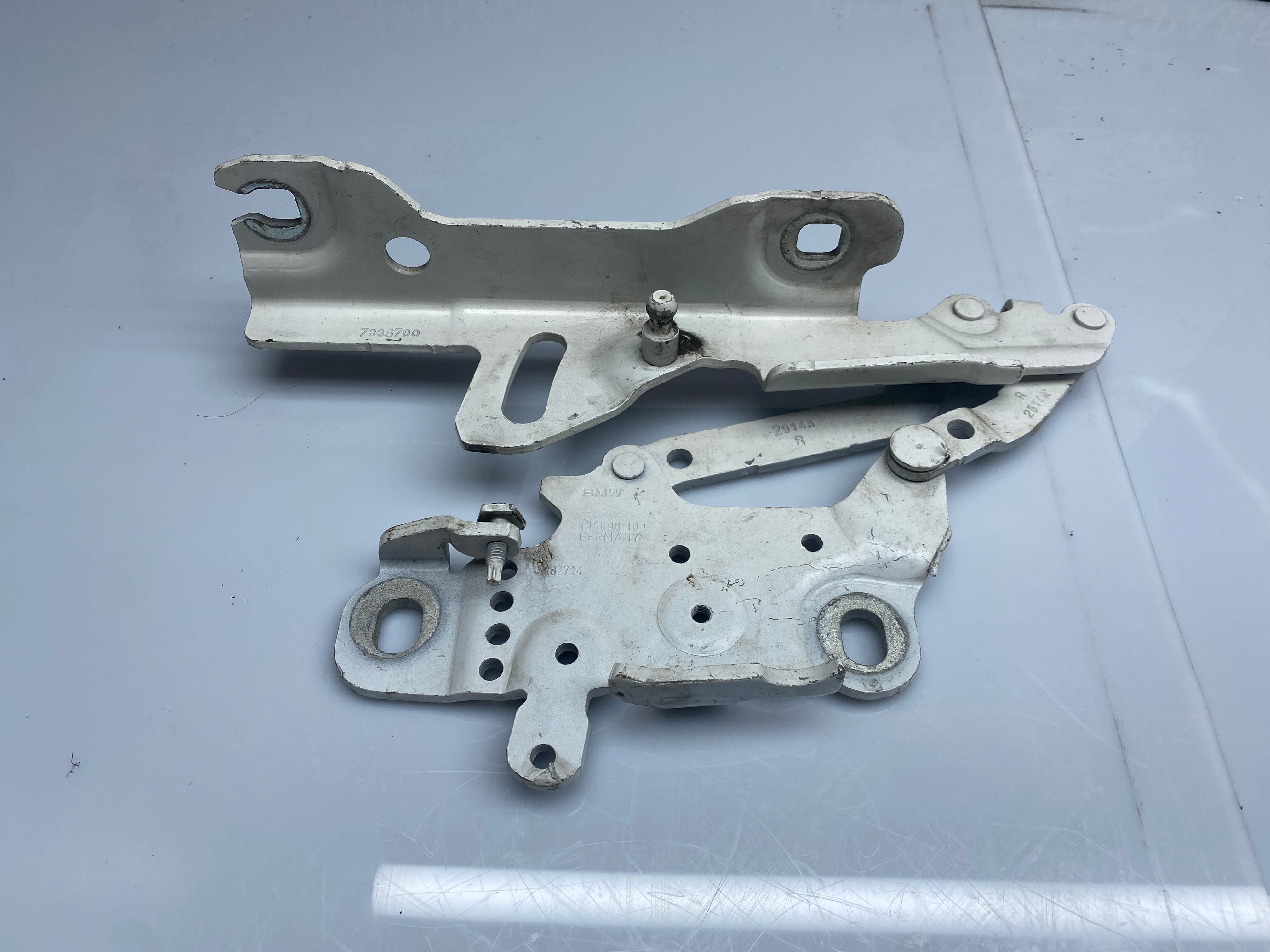 BMW 3 Series F30 Front Right Side Bonnet Hood Hinge 139896-10