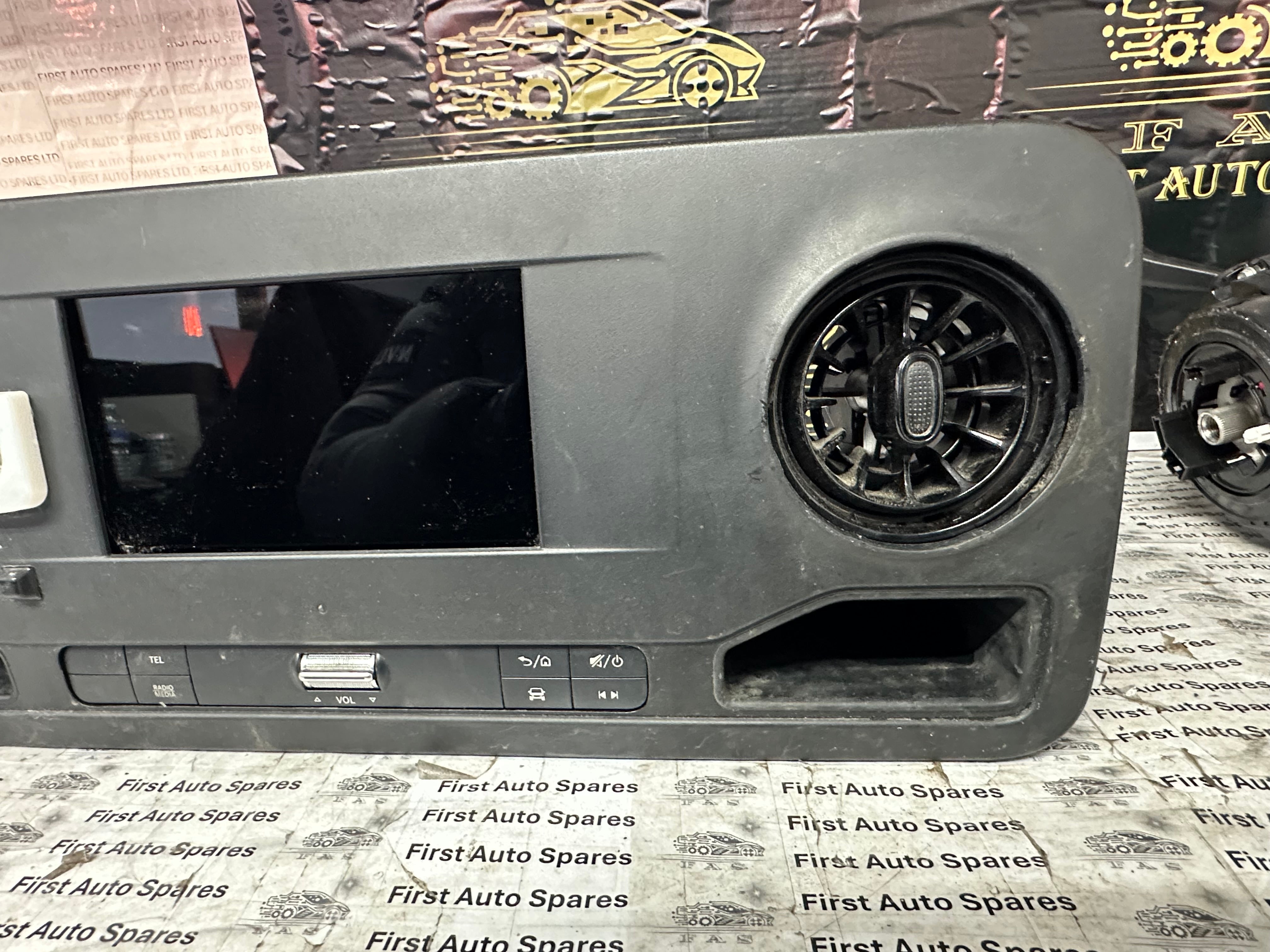 Mercedes Sprinter 907 2018-On Radio Display (A90790017) (A9108209000)