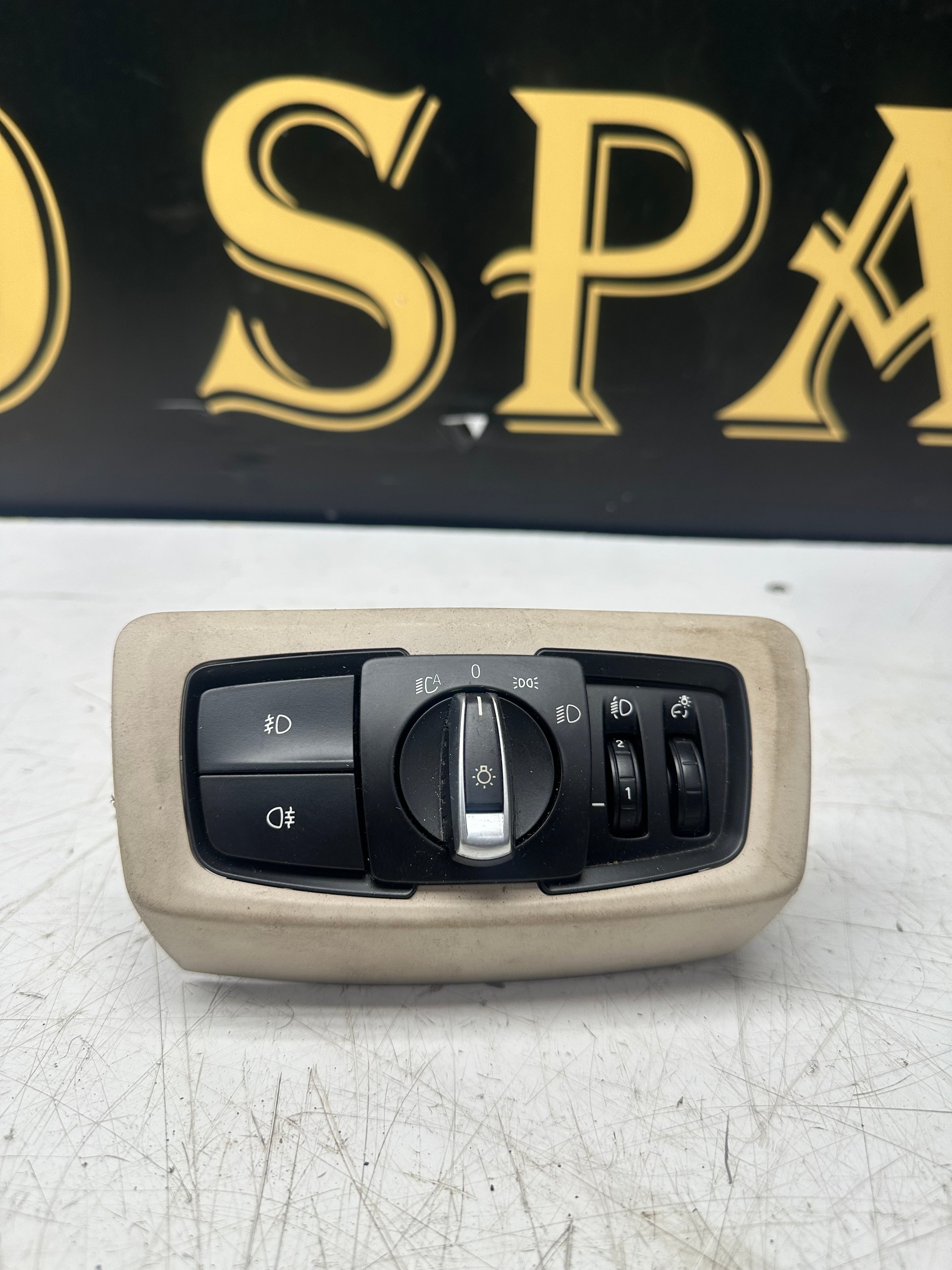 BMW 2 Series F46 218d Gran Tourer Headlight Switch Control Unit (2014–2021)(9262959)