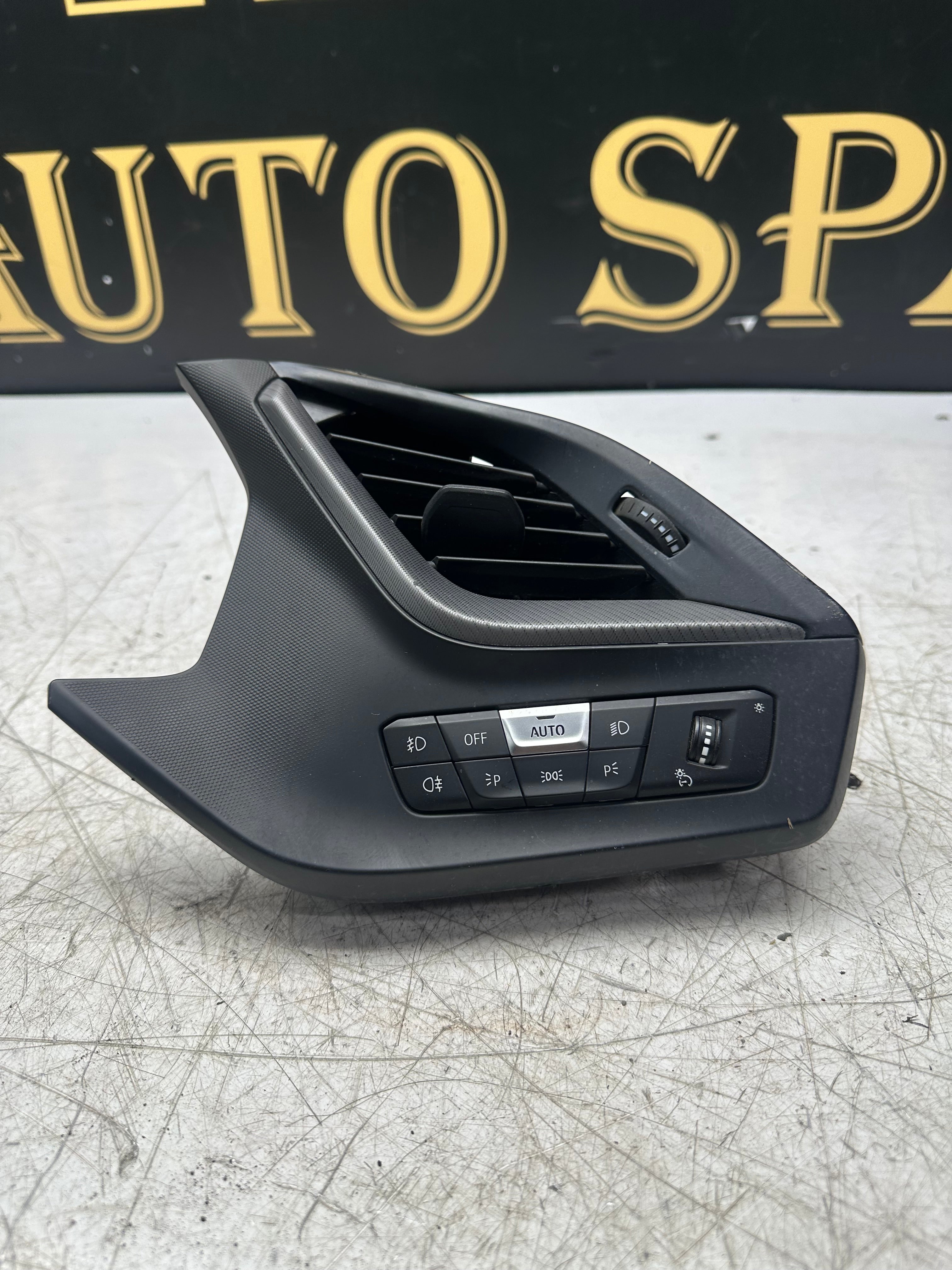 BMW 1 Series F40 Headlight / Air Vent Grill – 6823190