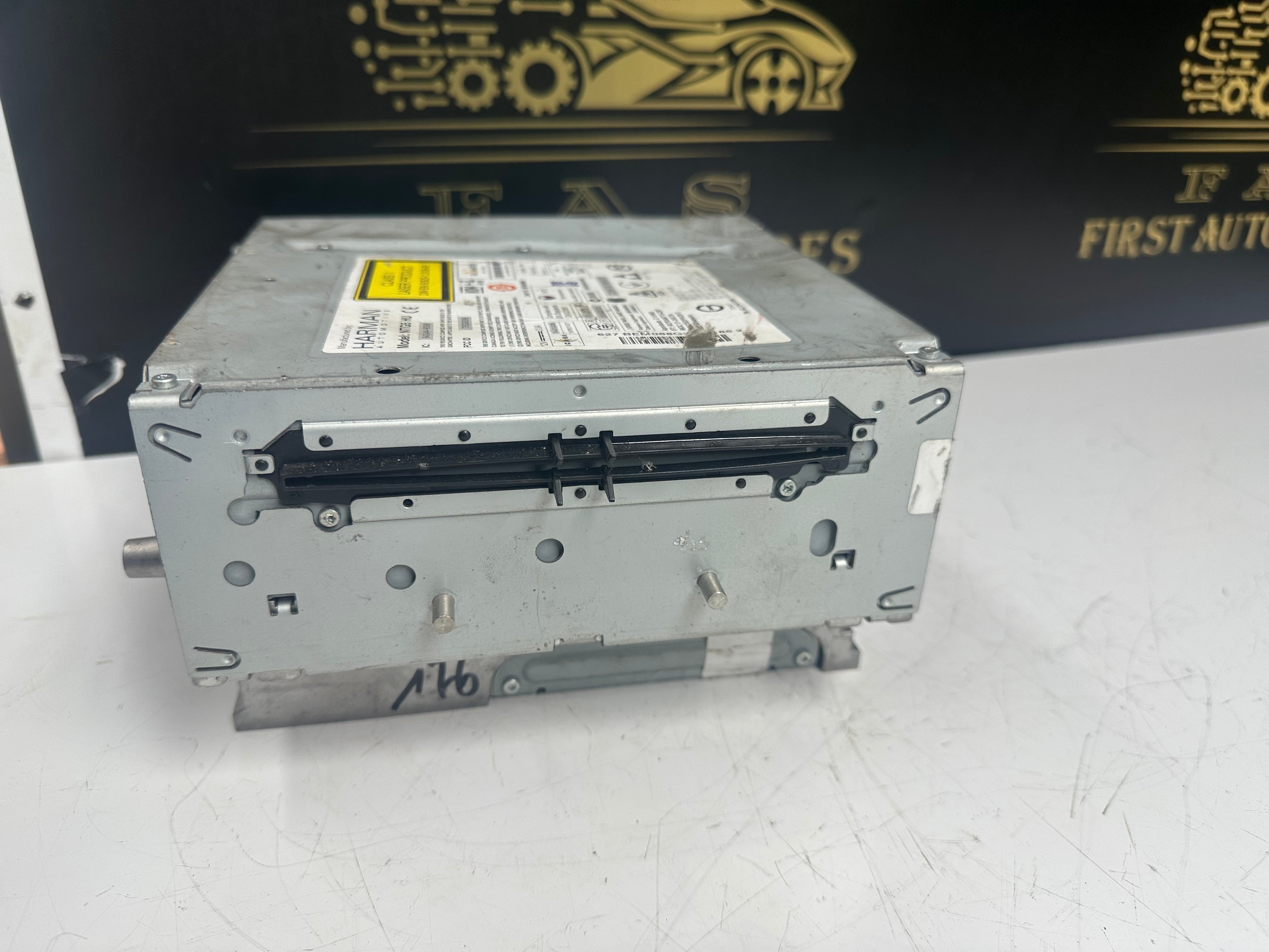 Harman High Command GPS Navigation NTG5 HU5 (A2059008430) (1531551-000)