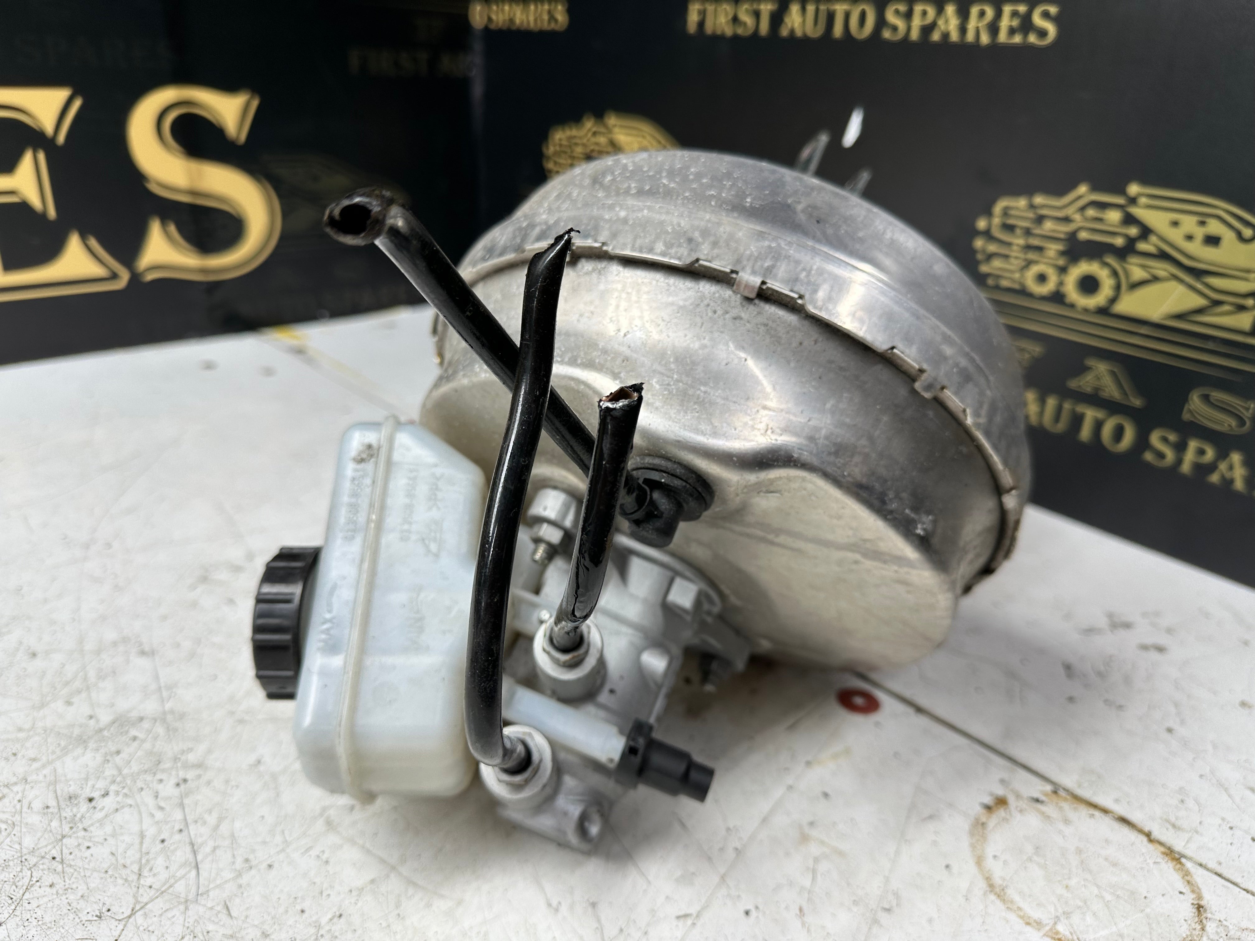 Jaguar XE 2014–2018 Brake Servo & Master Cylinder (GX73-2B195-BE)