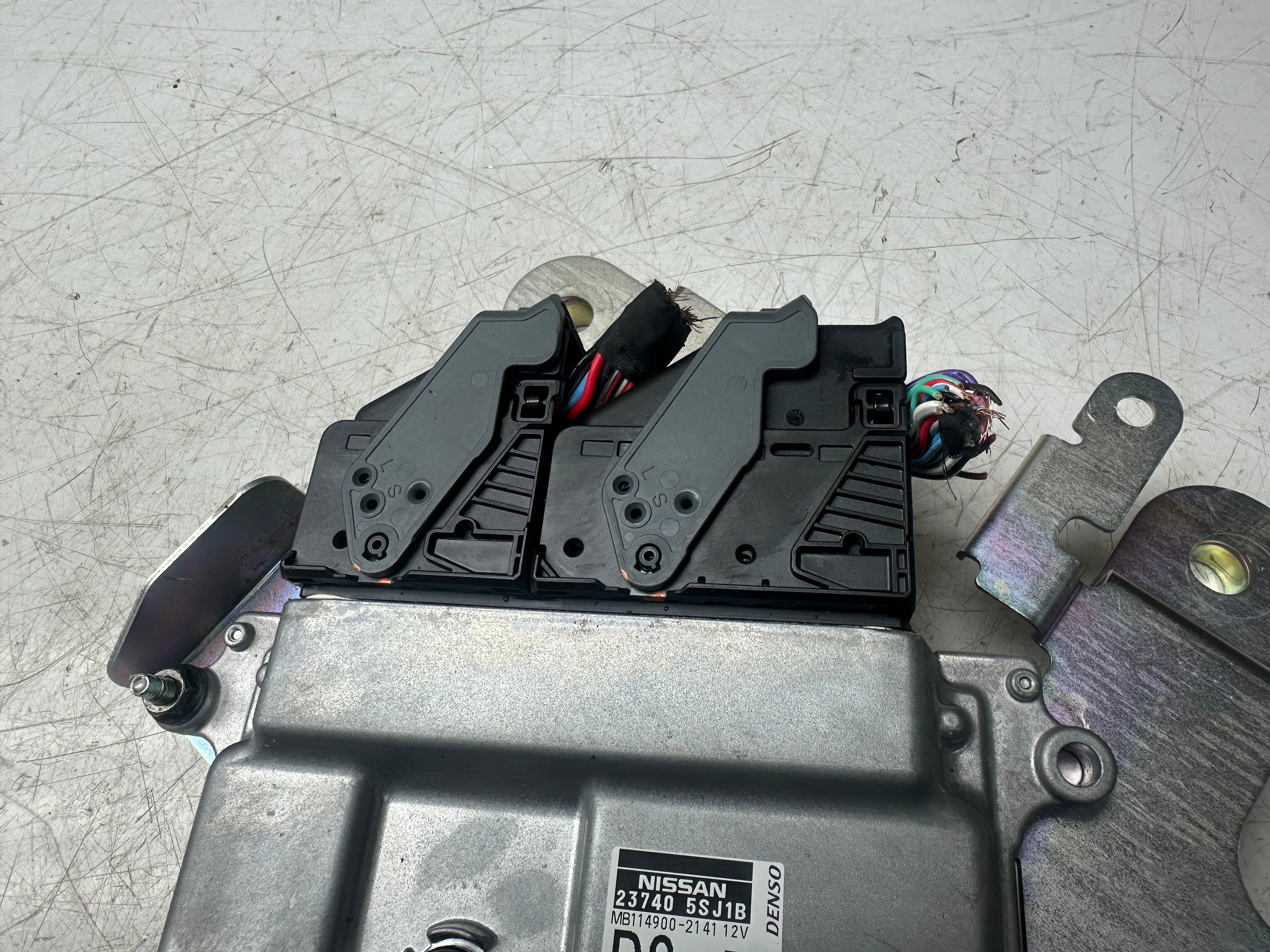 Nissan Leaf Engine Control Unit ECU (23740-5SJ1B)