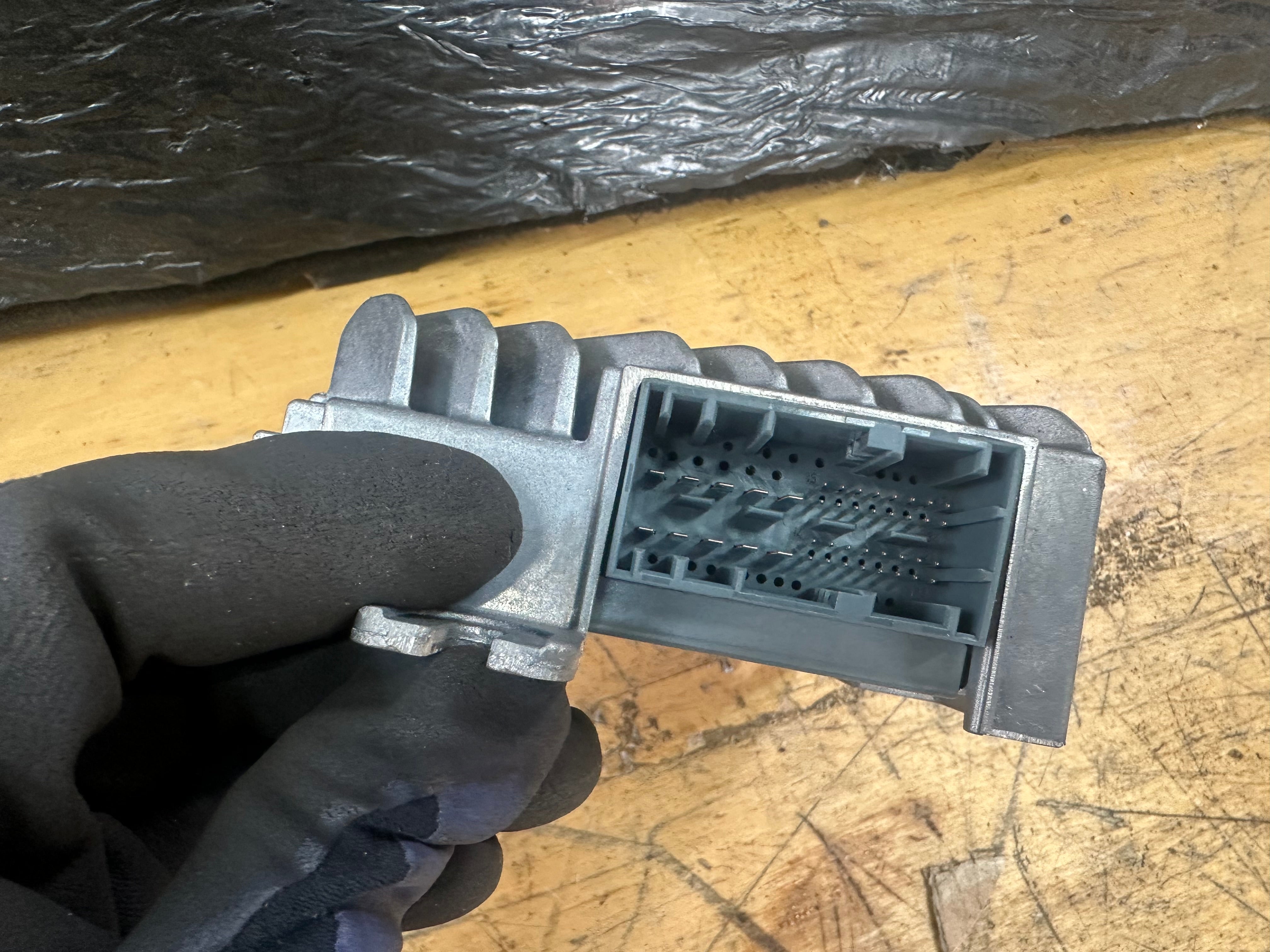 BMW X5 Series F95 G05 2019 Harman Tuner Audio Sound Amplifier (HV 8779573 01)