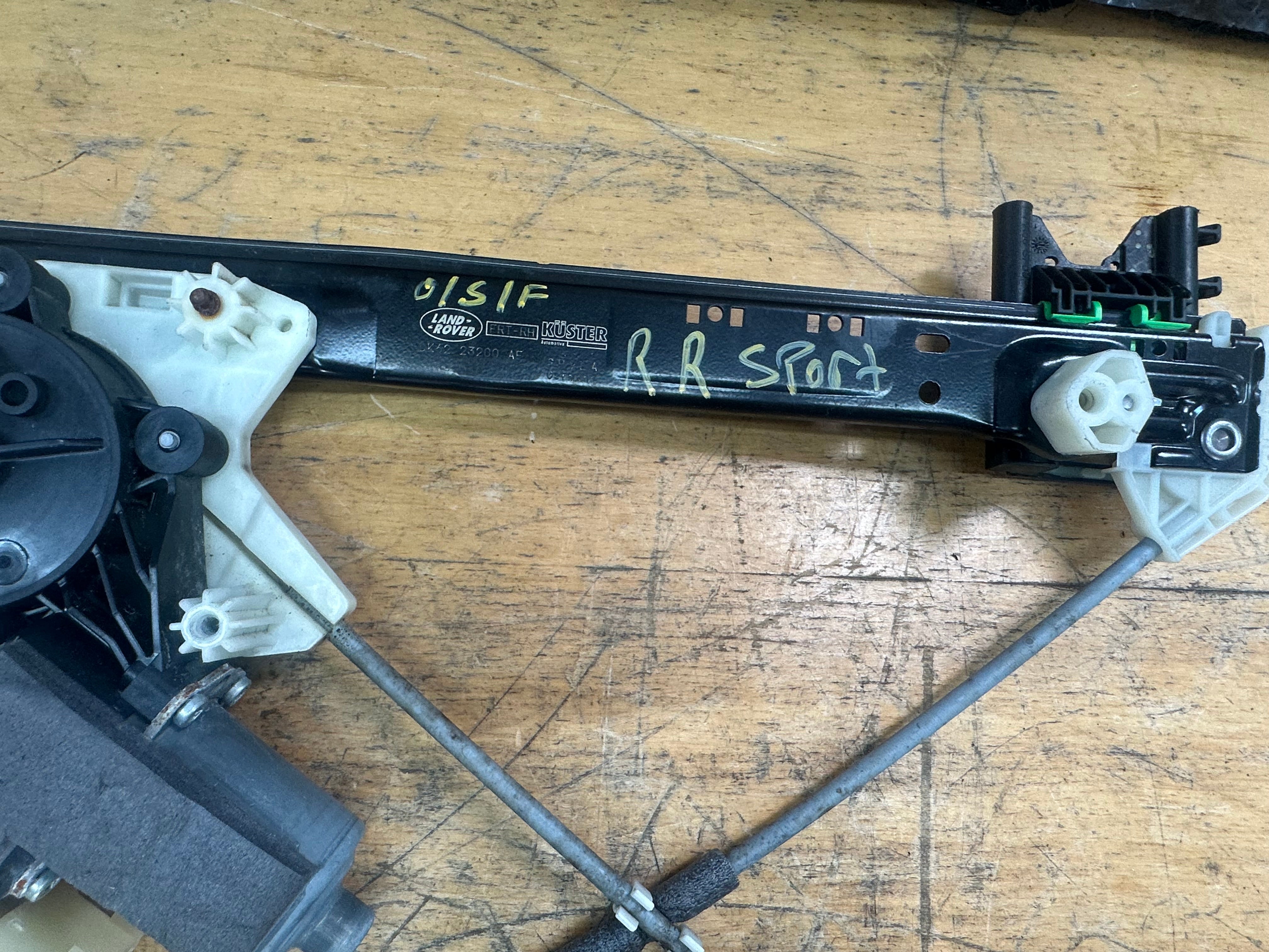 Range Rover Sport Right Driver’s Front O/S/F Window Regulator (0130822783)