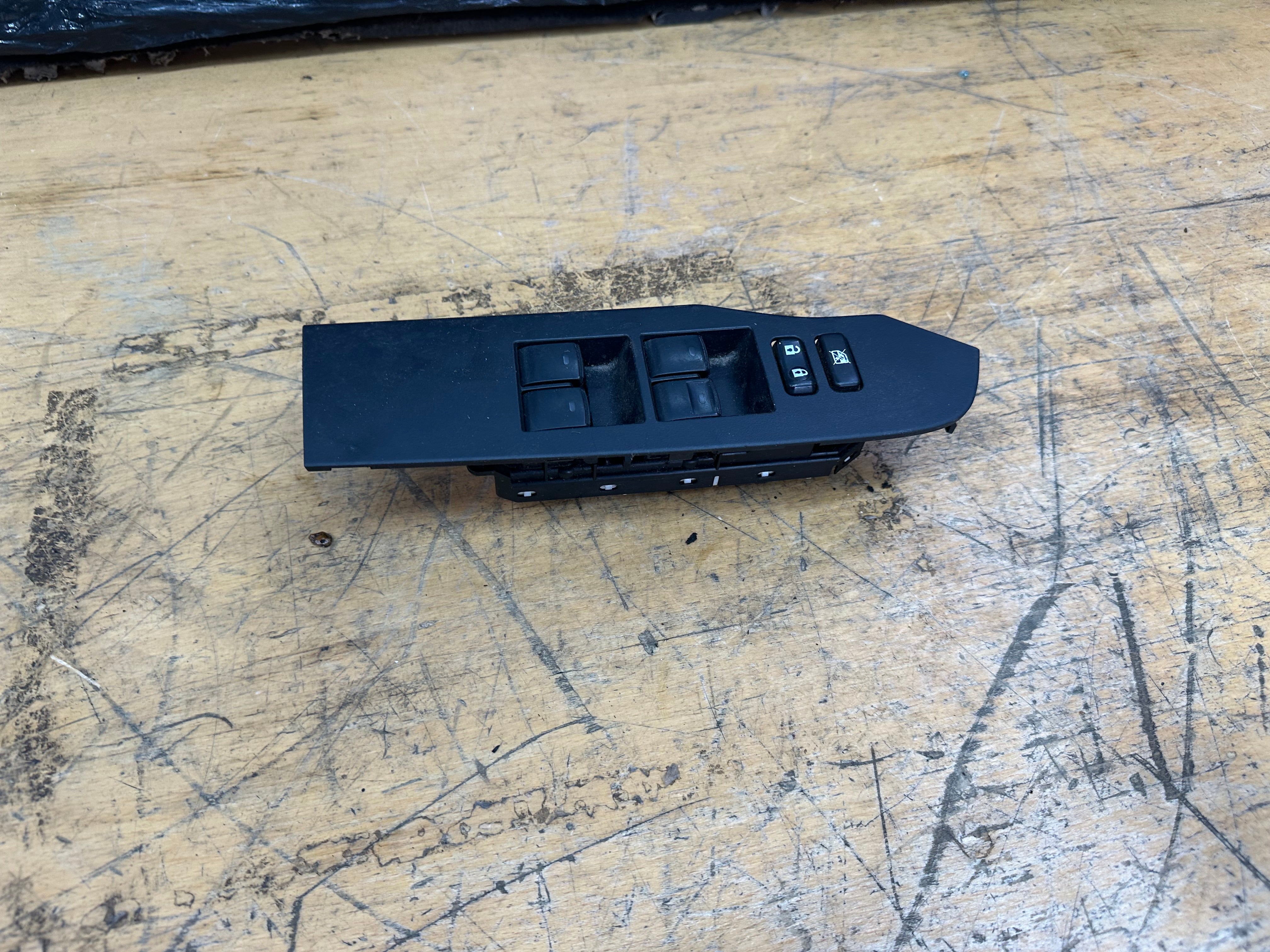 Toyota Auris 2014 Front Right Driver’s Window Control Switch (74231-02D30)