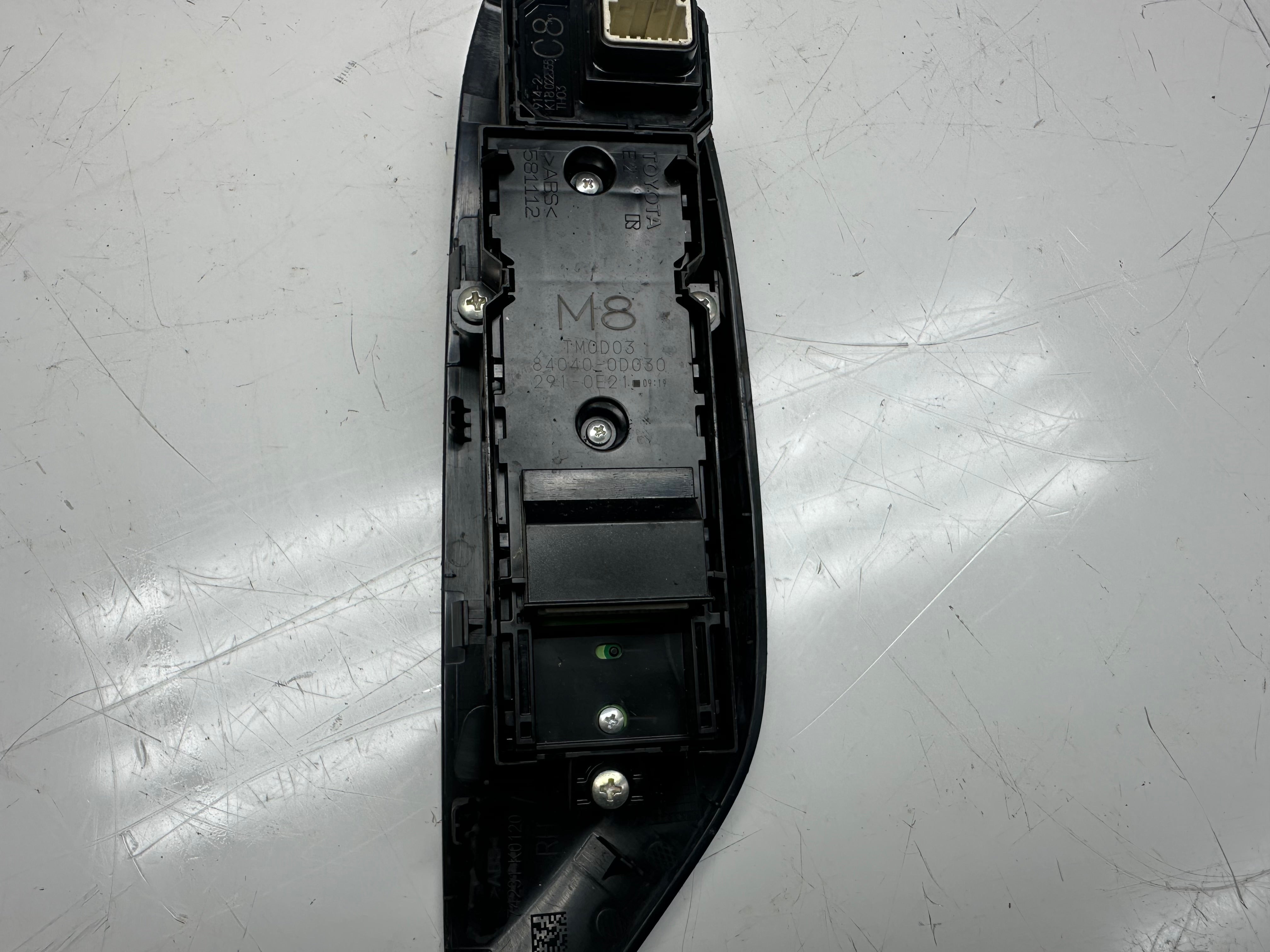 Toyota Yaris 2020-24 4 Way Window Switch & Trim (84040-0D030) (74231-K0120)