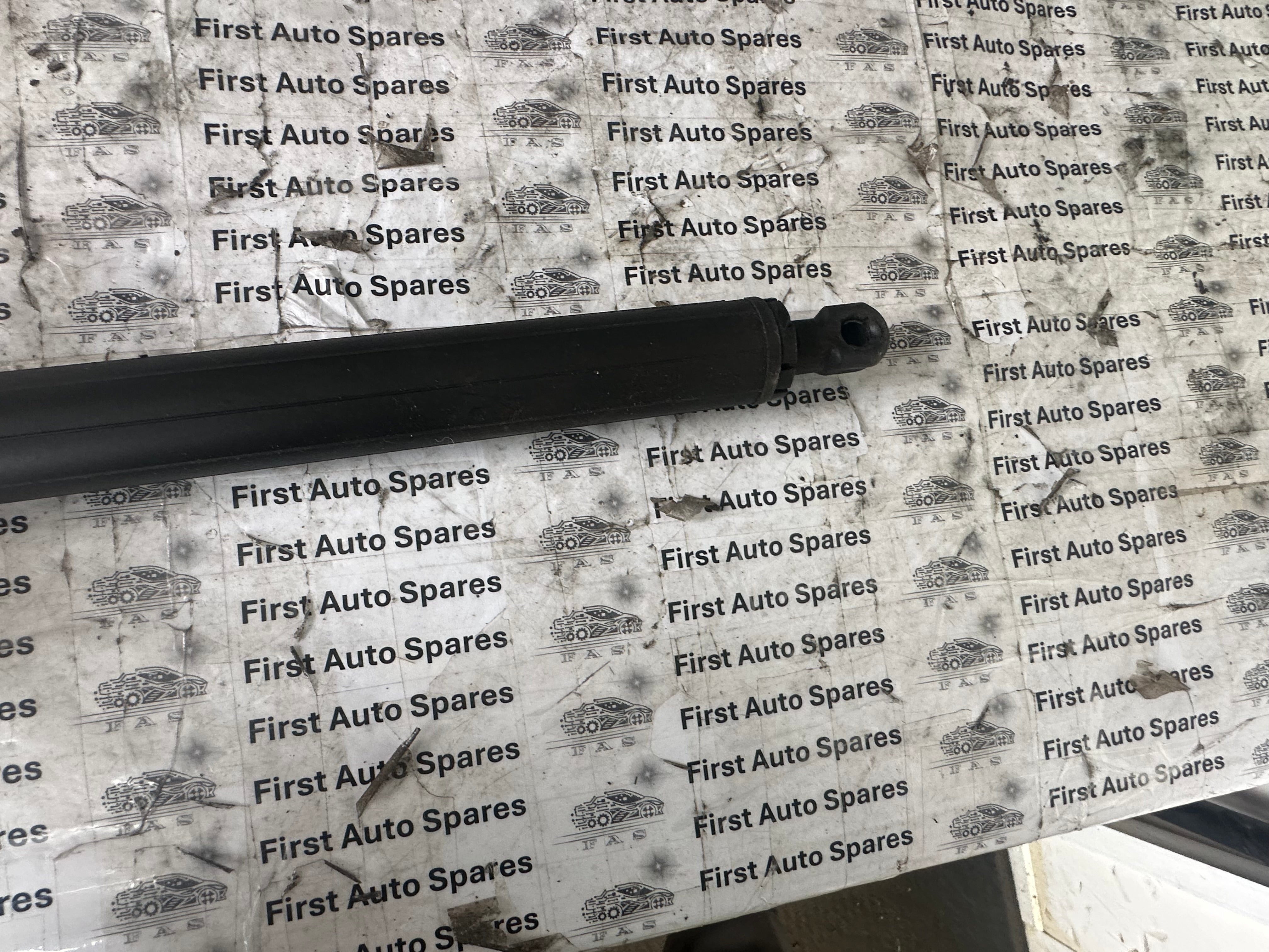 BMW X1 F48 Left Passenger Tailgate Powerlift Electric Strut (7350839)