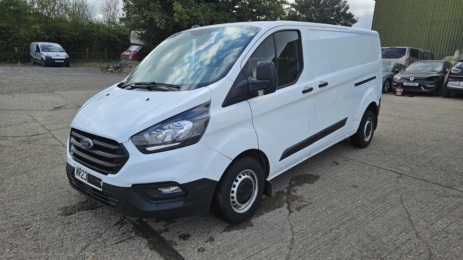 Ford Transit Custom 2023 for Parts - price is for the wheel nut ONLY (Breaking)