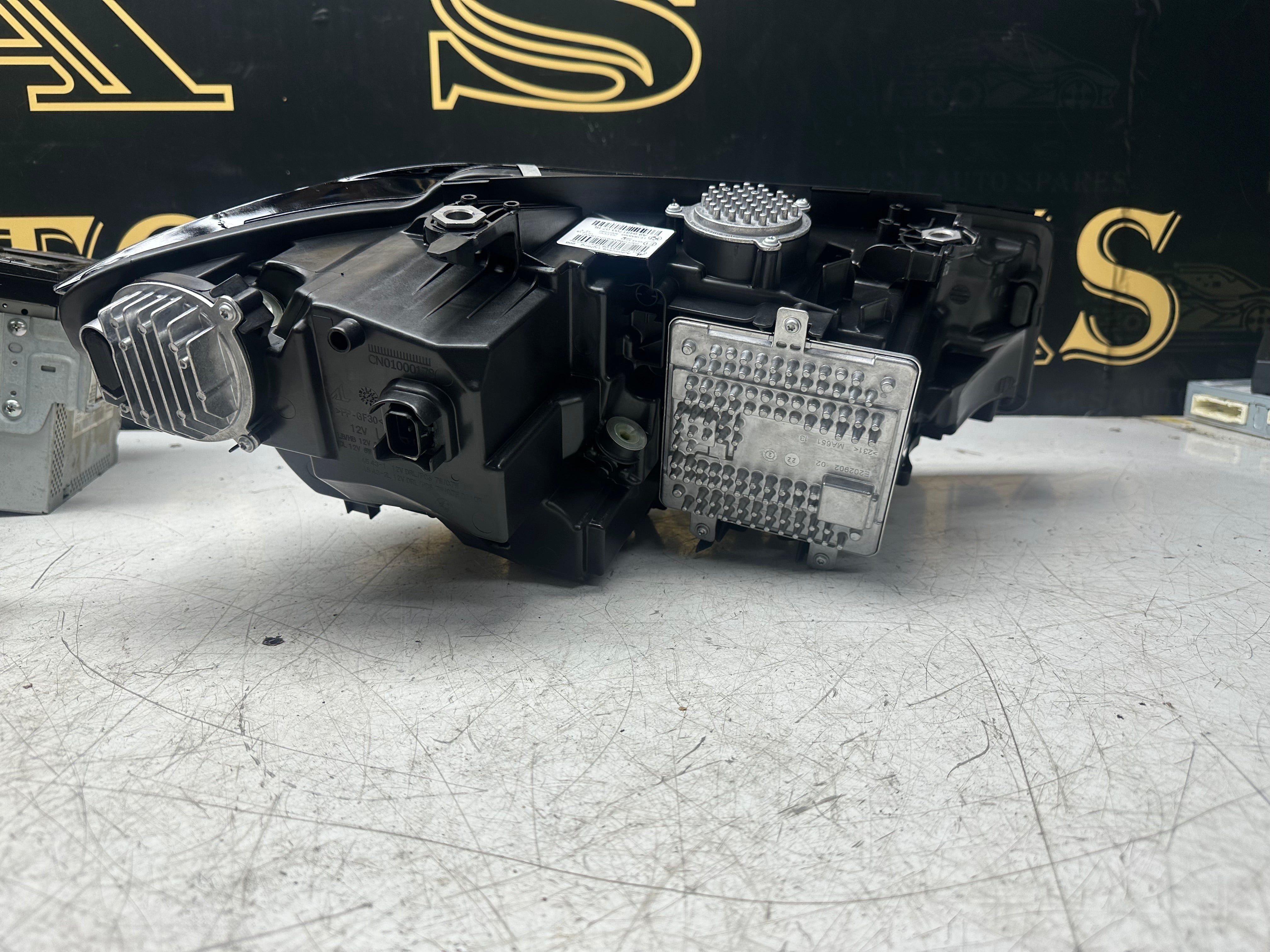 BMW 3 Series G20 / G28 Complete LED Headlight Passenger Side (9481703-07)