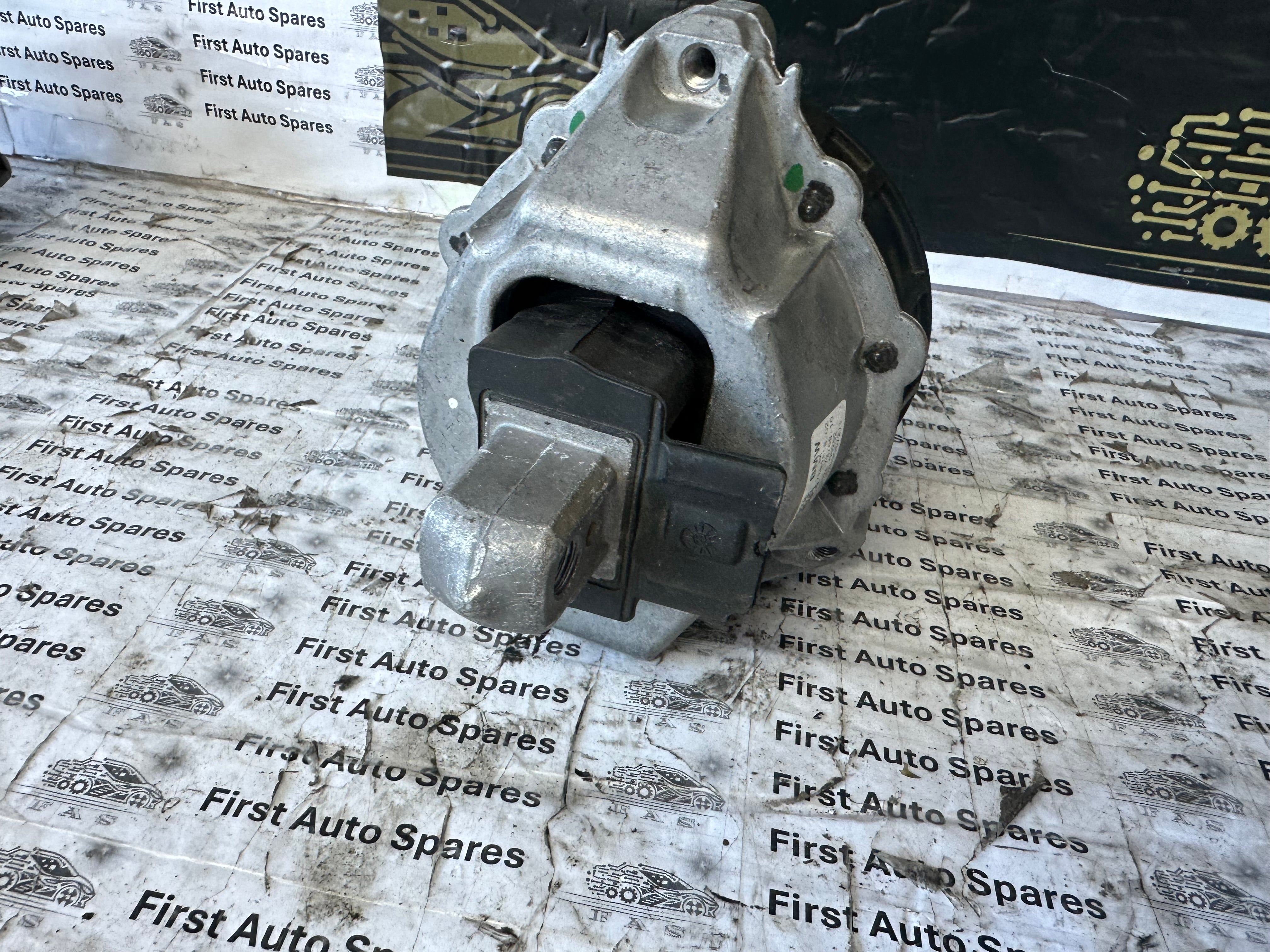 BMW 3 Series G20 G21 Driver’s Right Side Engine Mount (7581618-02)