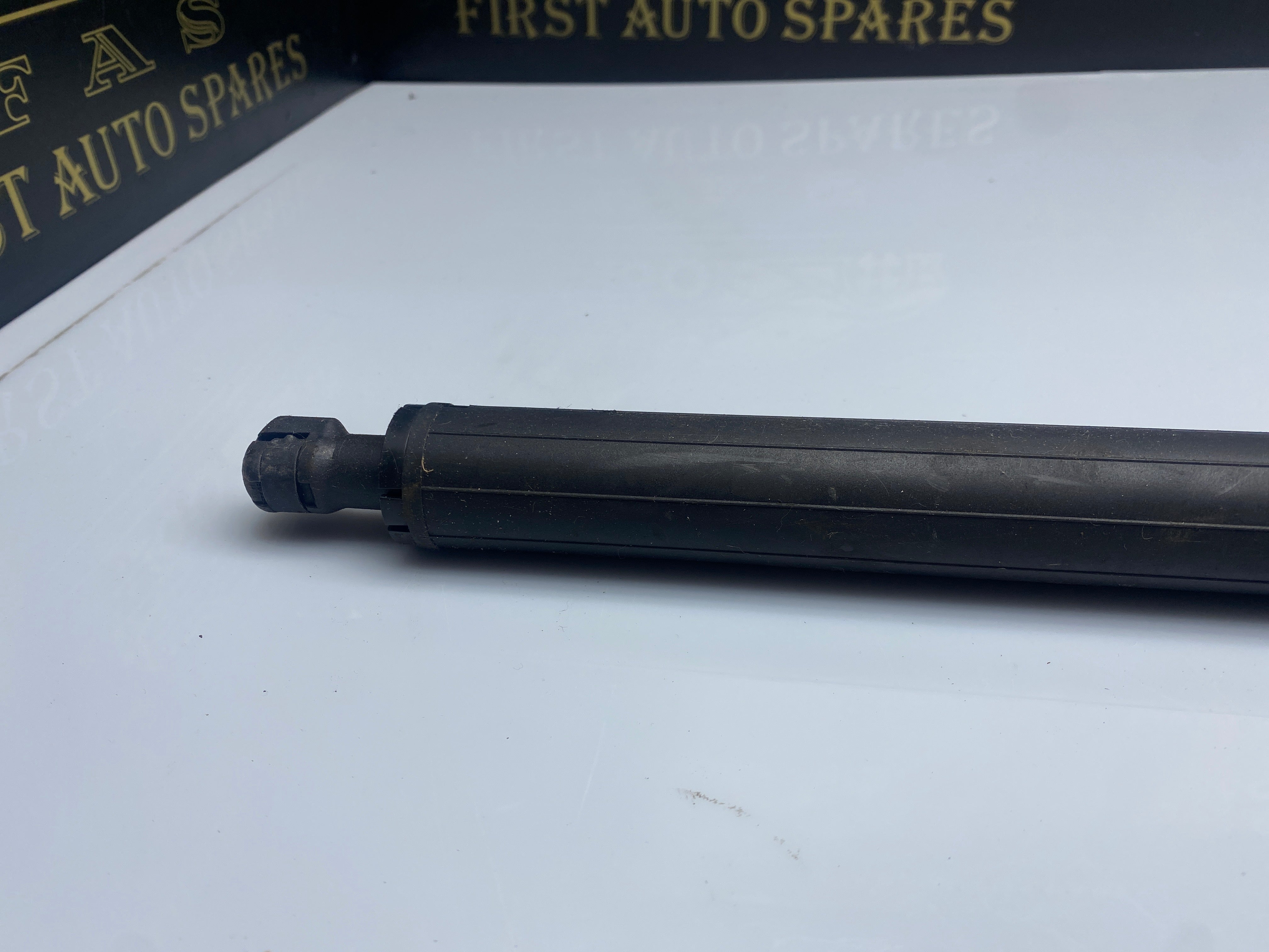 BMW X1 F48 Left Tailgate Gas Strut – 2015–2022 (36364985)