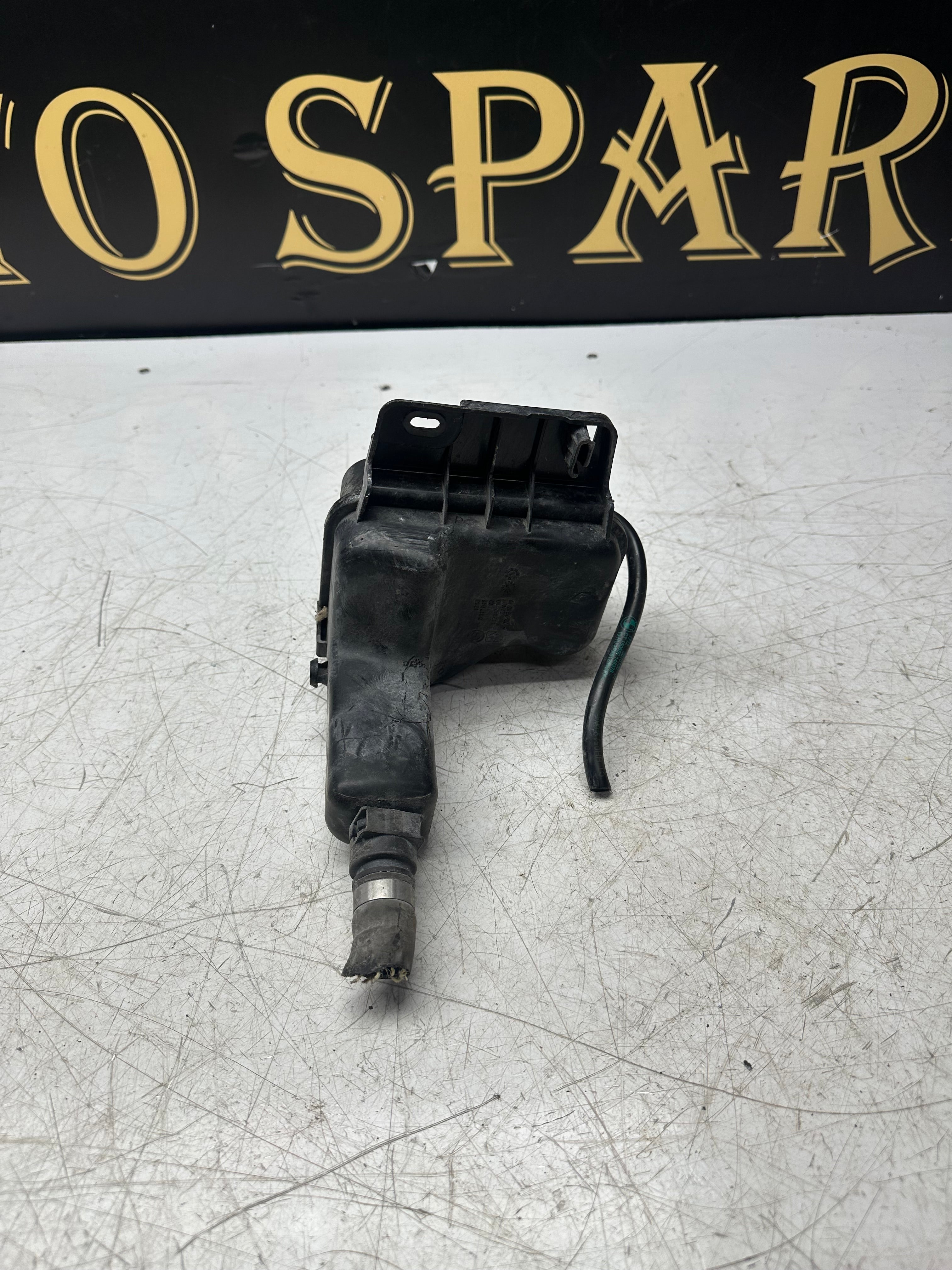 BMW 3 Series F30 Coolant Expansion Tank / Reservoir (2011–2019)(8617047)